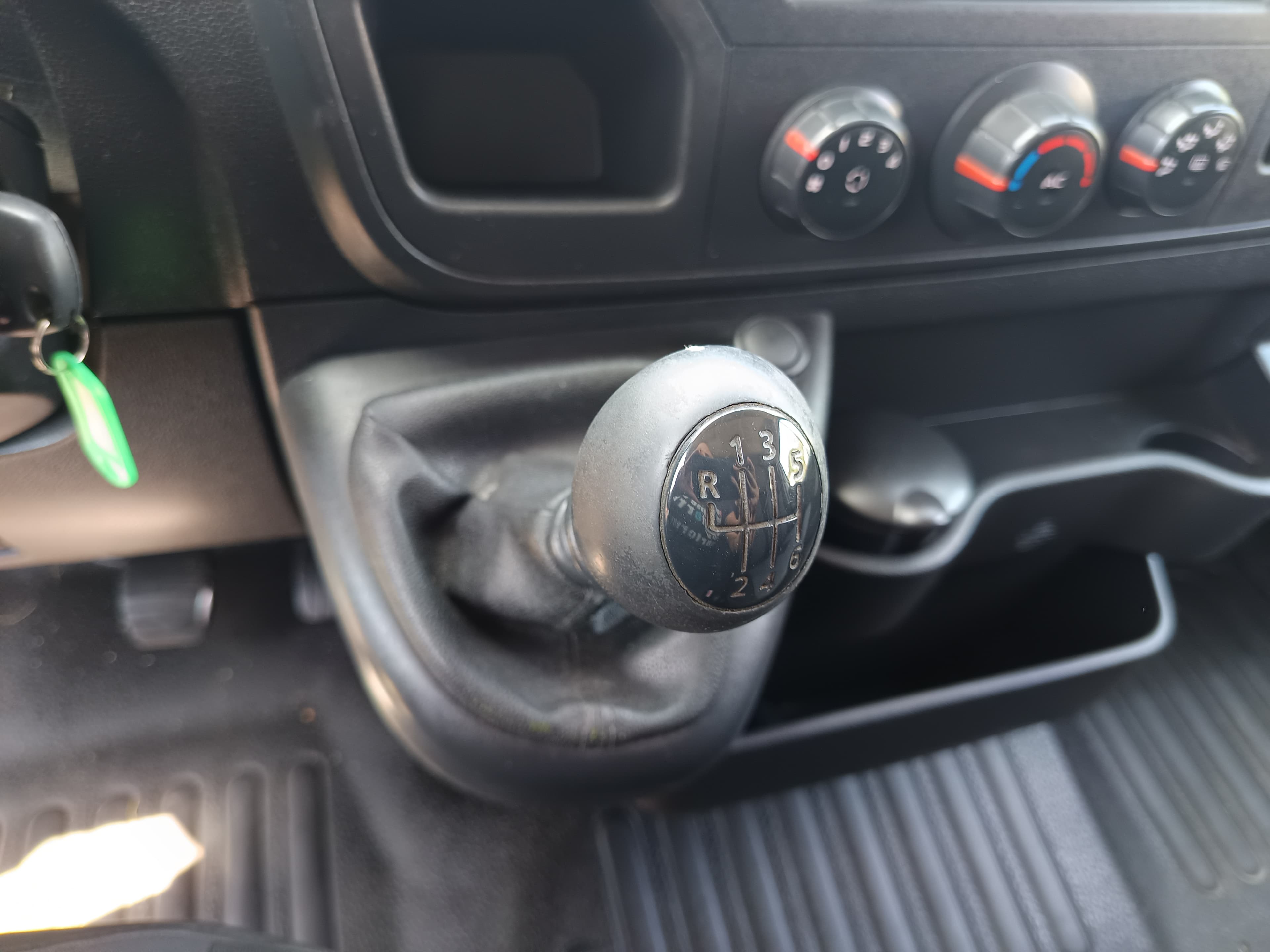 Renault Master · Ano 2014 — imagem 33