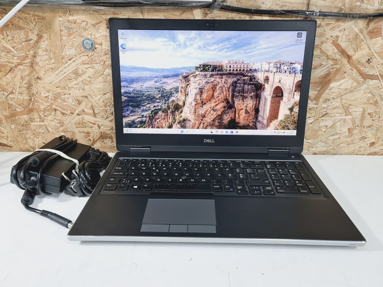 Portátil Dell Precision 7540 — image 1