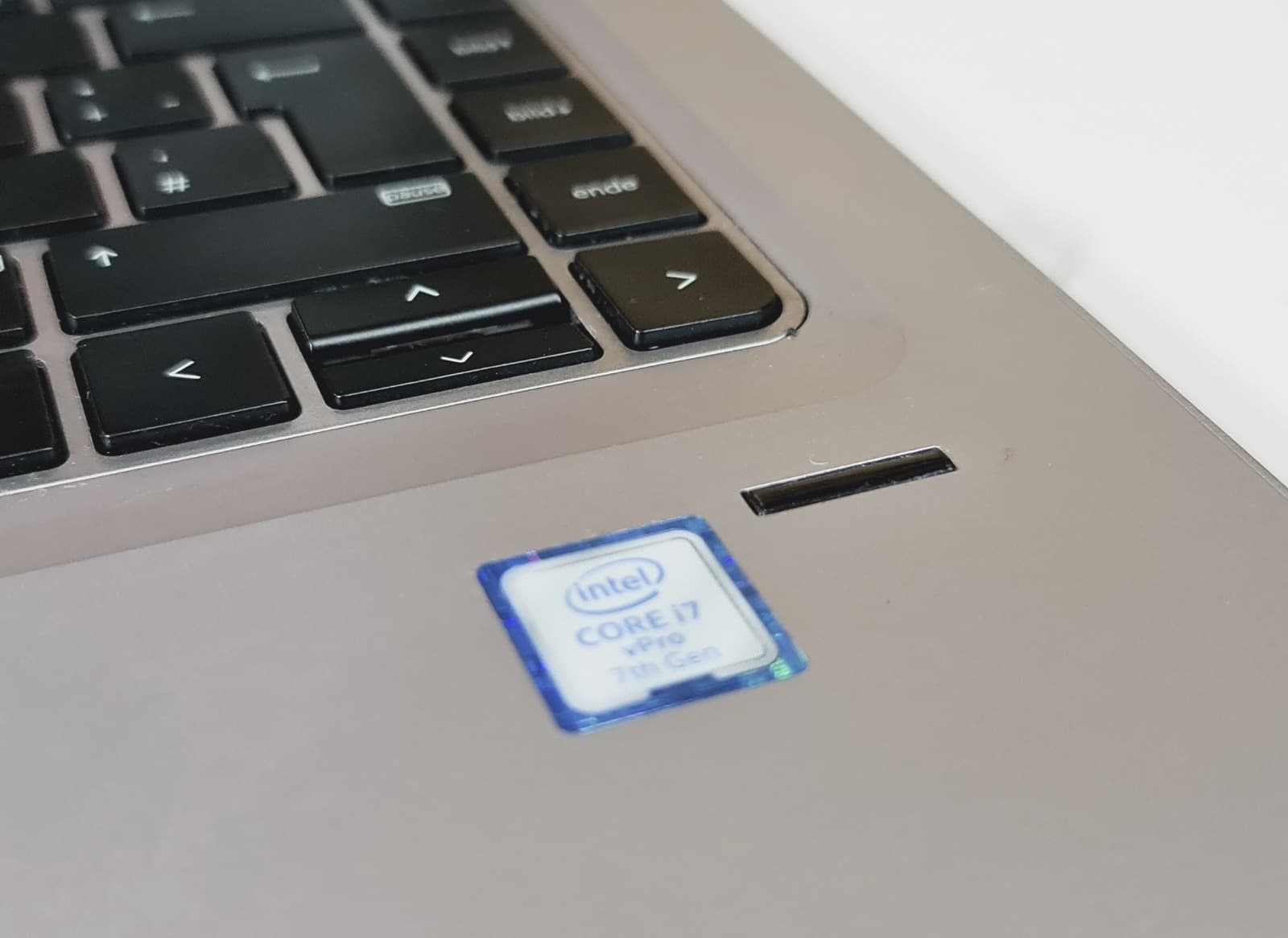 Portátil HP EliteBook 840 G4 — imagen 6