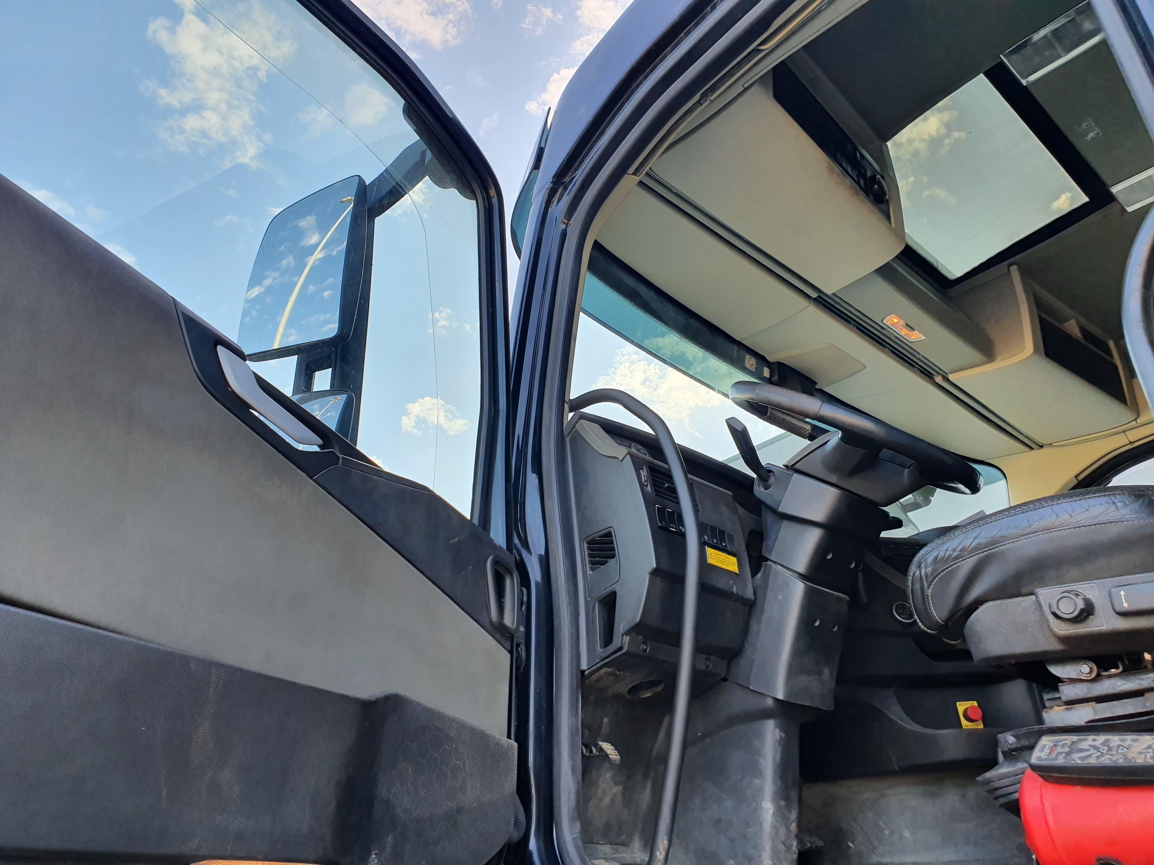 Volvo FH 6X4 · Ano 2014 — imagen 19