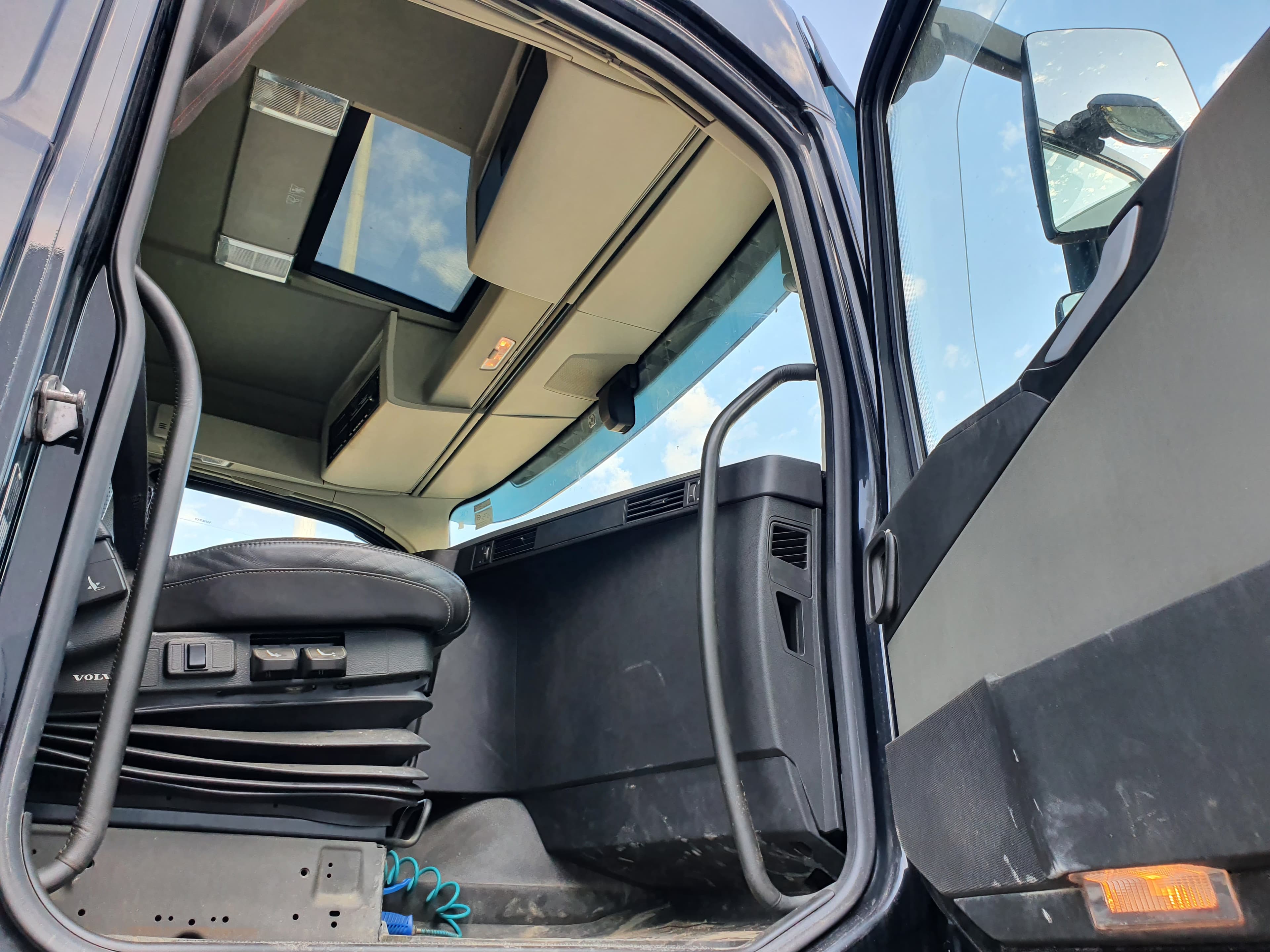 Volvo FH 6X4 · Ano 2014 — imagen 22