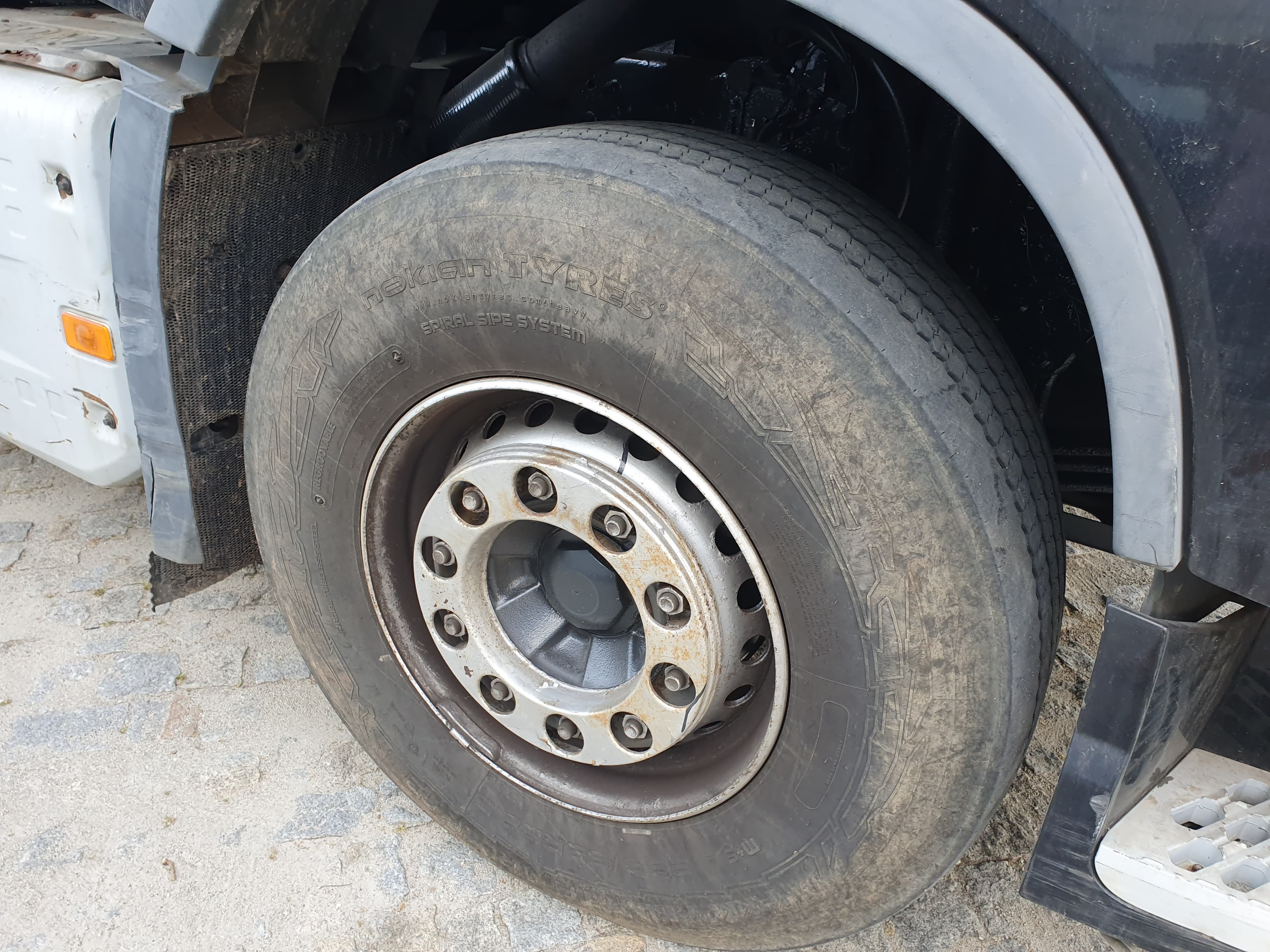 Volvo FH 6X4 · Ano 2014 — imagen 13