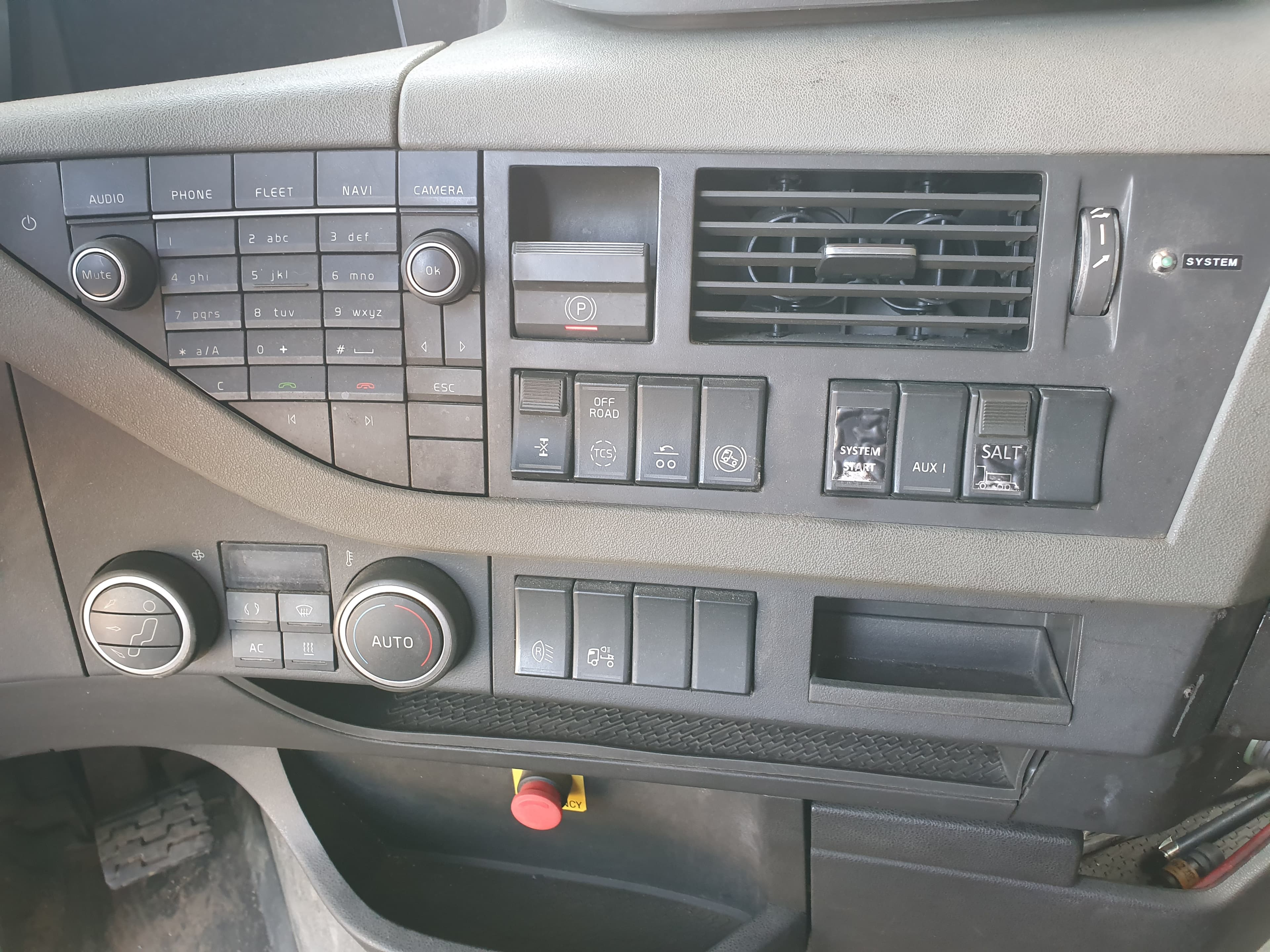 Volvo FH 6X4 · Ano 2014 — imagen 28