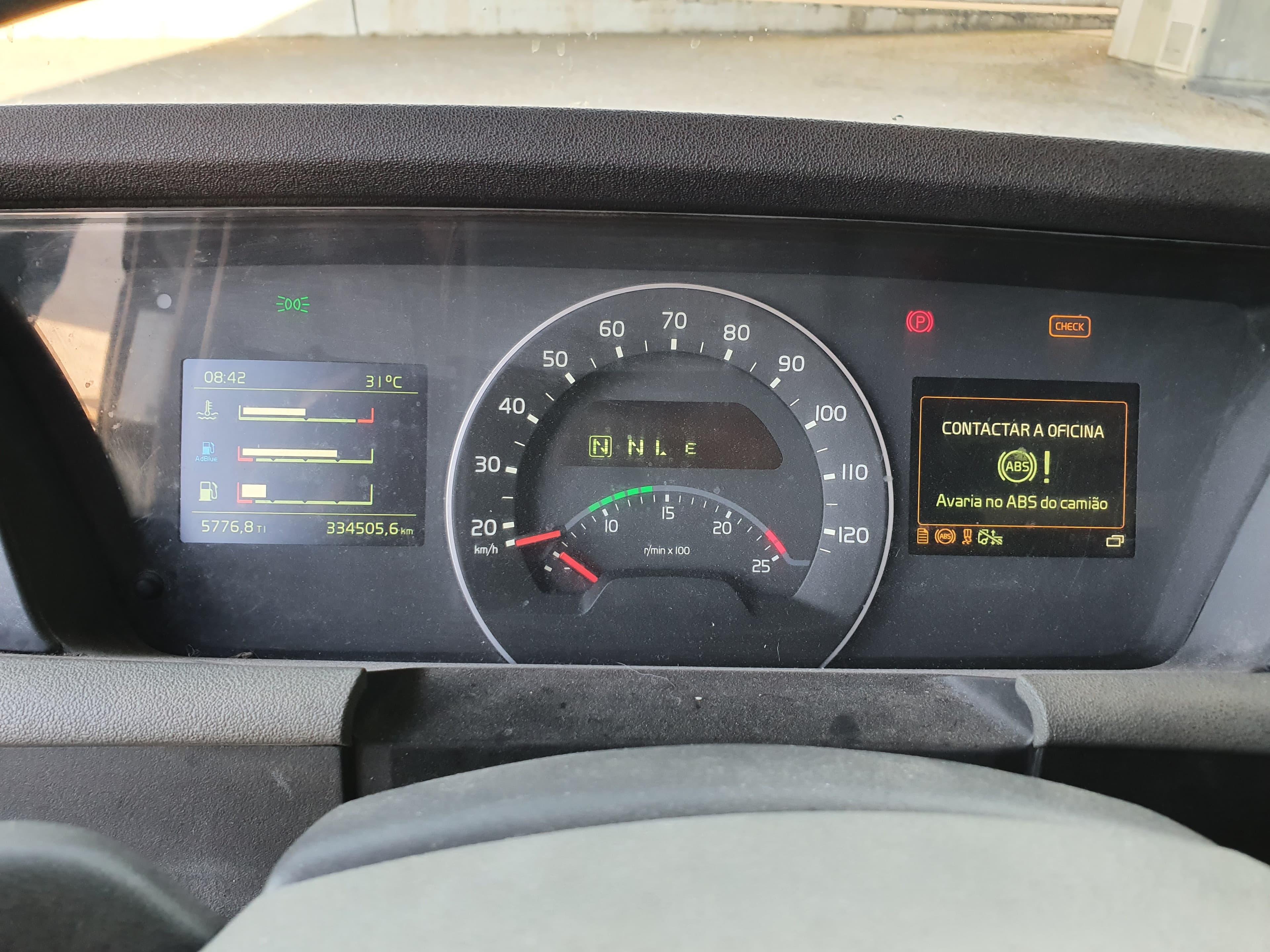 Volvo FH 6X4 · Ano 2014 — imagen 31