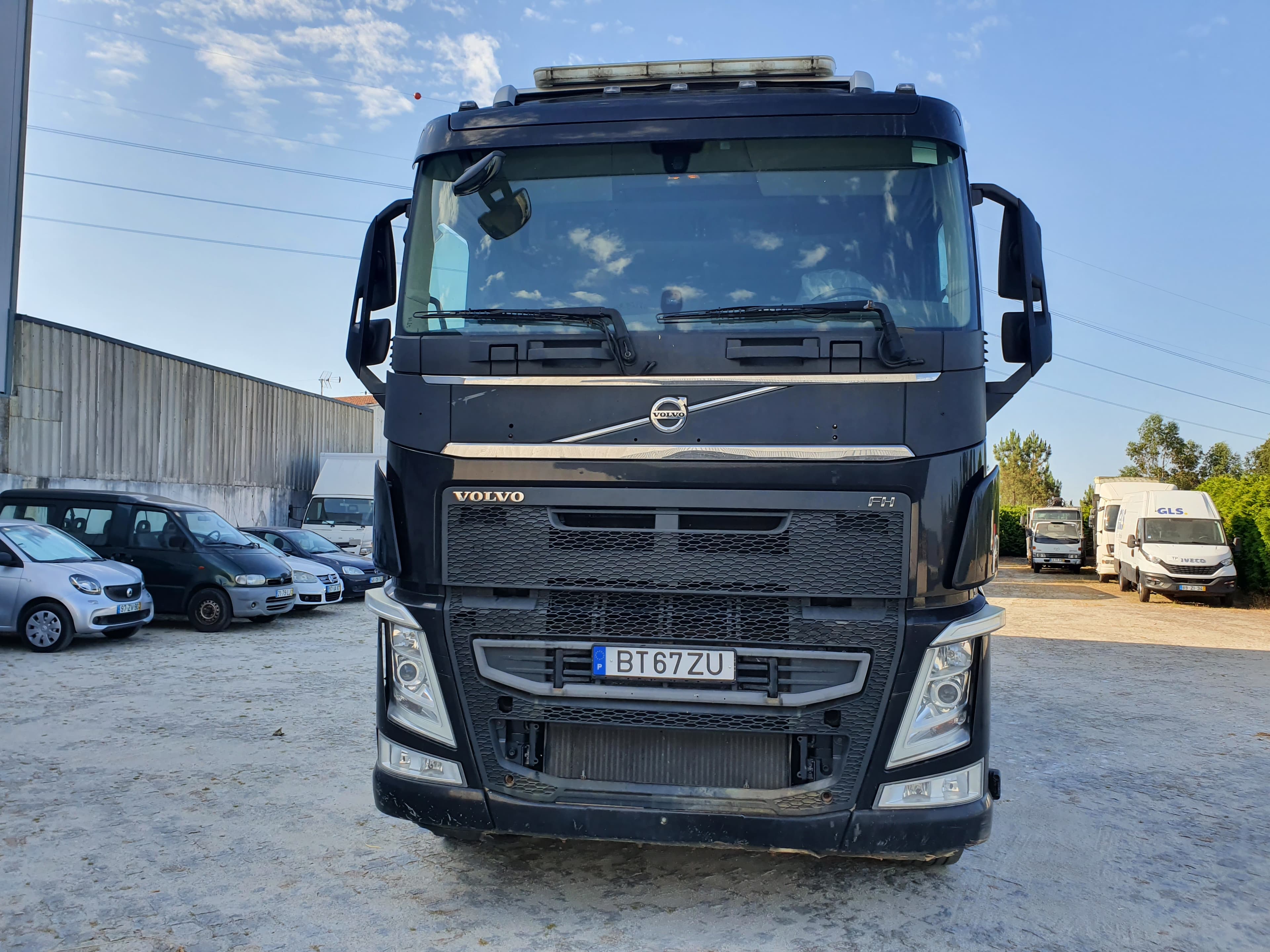 Volvo FH 6X4 · Ano 2014 — imagen 2