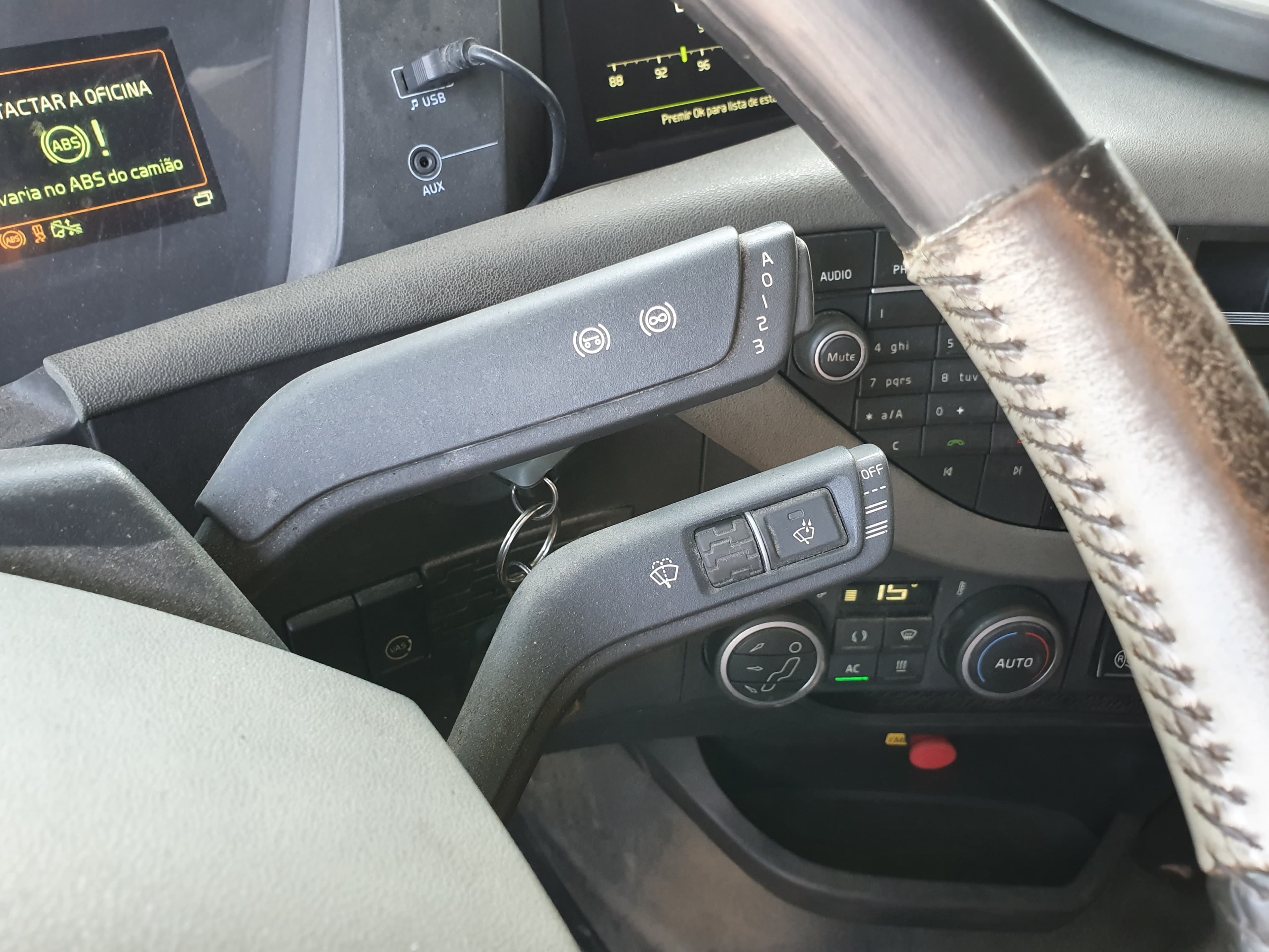Volvo FH 6X4 · Ano 2014 — imagen 32