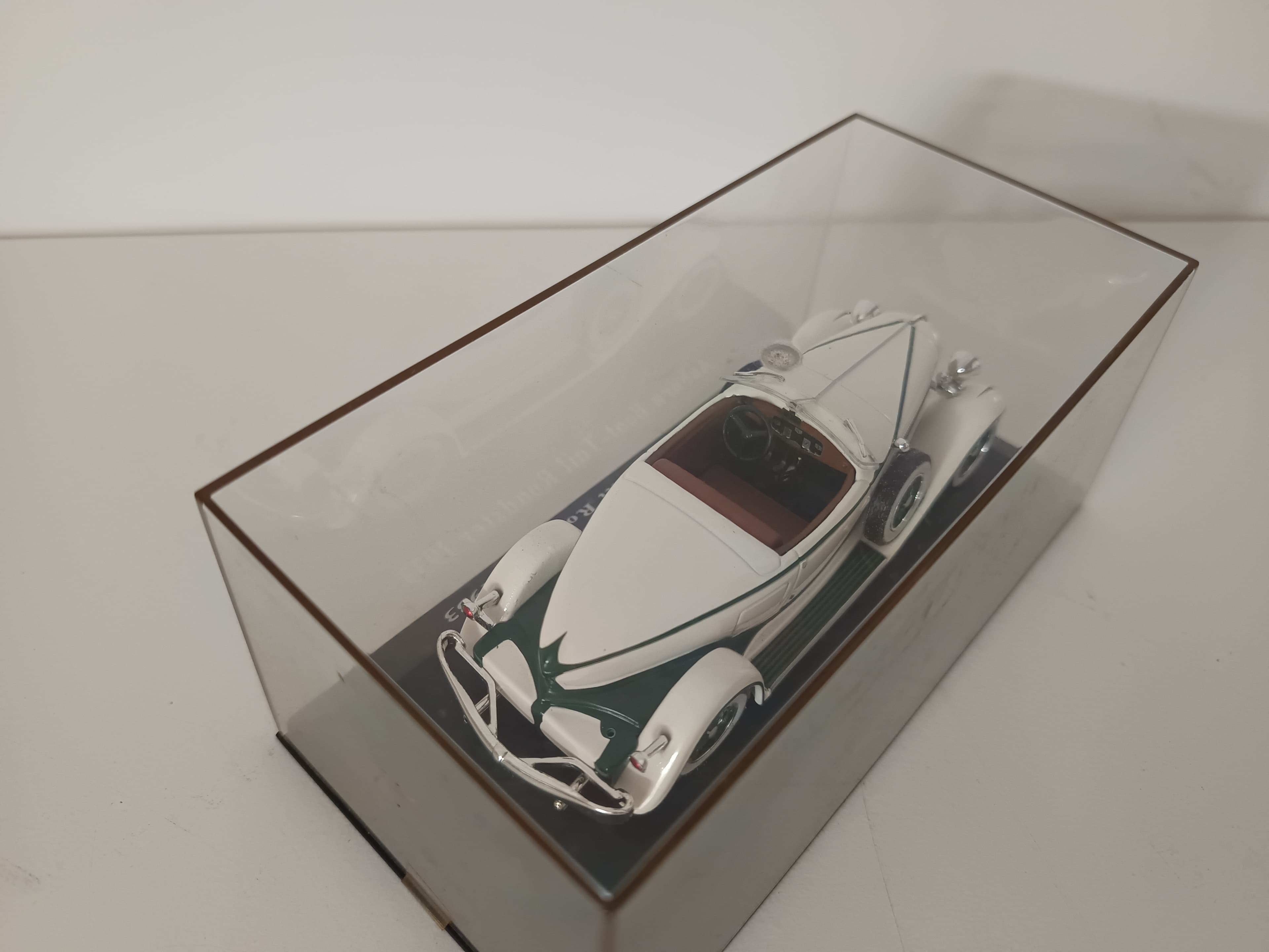 Miniatura Veículo Escala 1:43 — image 4