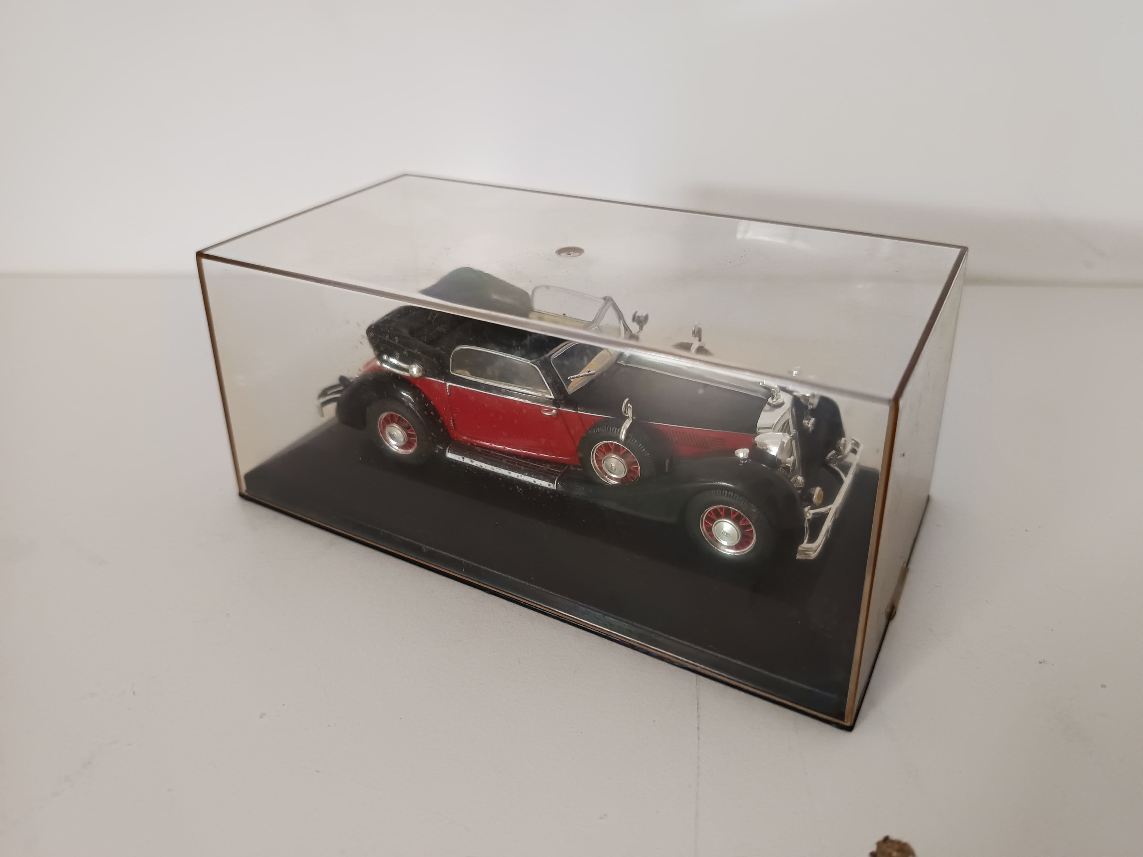 Miniatura de Vehículo Escala 1:43 — imagen 4