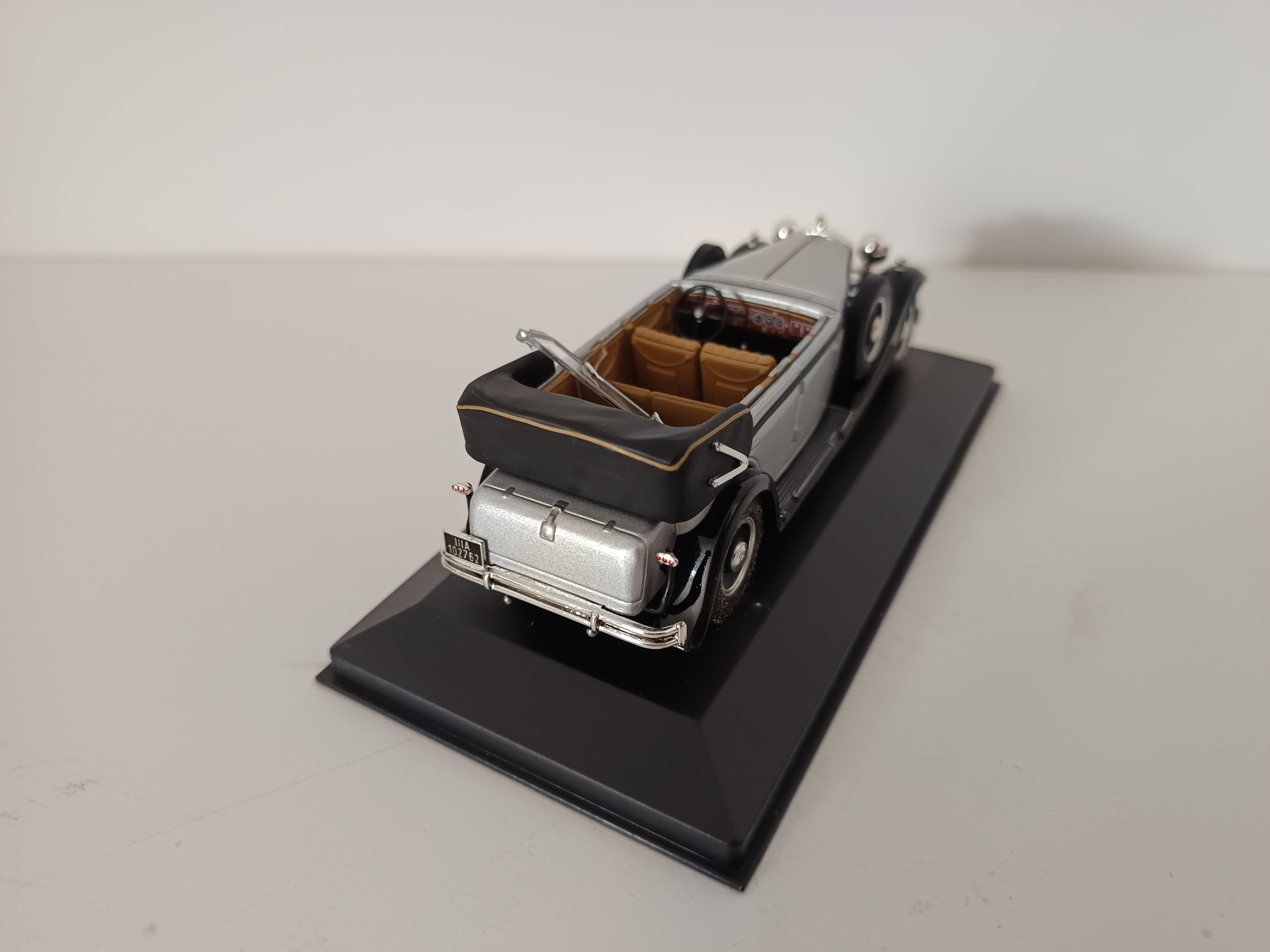 Miniatura Veículo Escala 1:43 — image 4