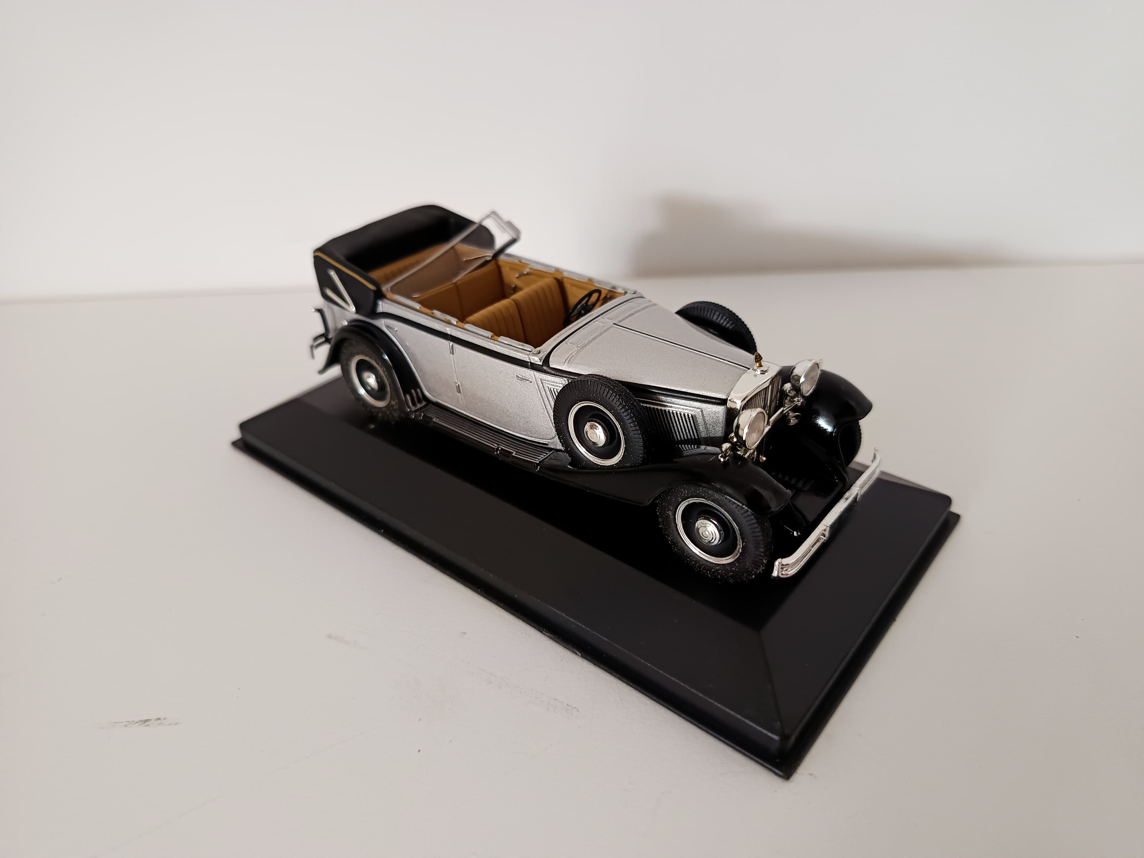 Miniatura Veículo Escala 1:43 — image 3