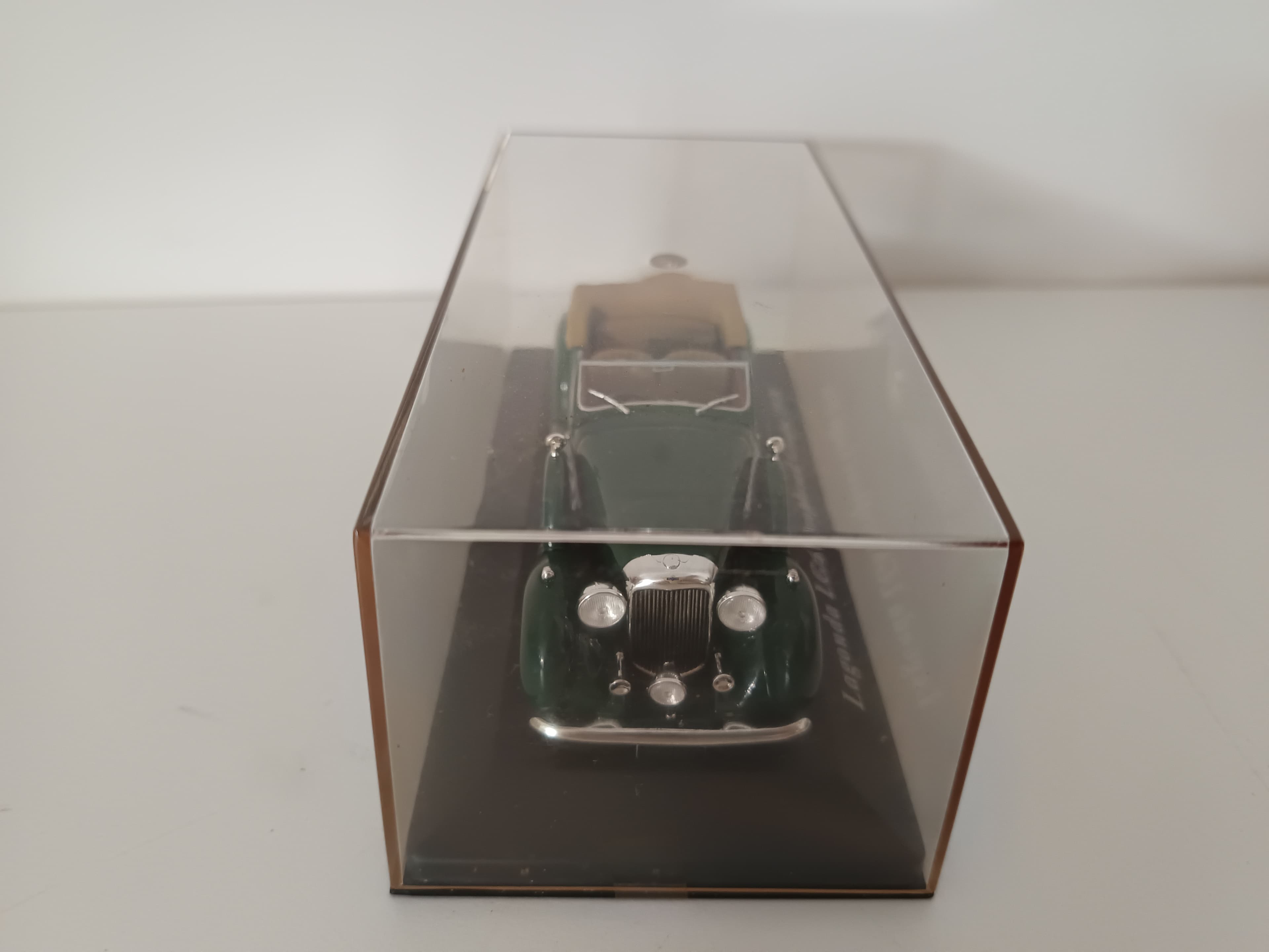 Miniatura de Vehículo Escala 1:43 — imagen 3