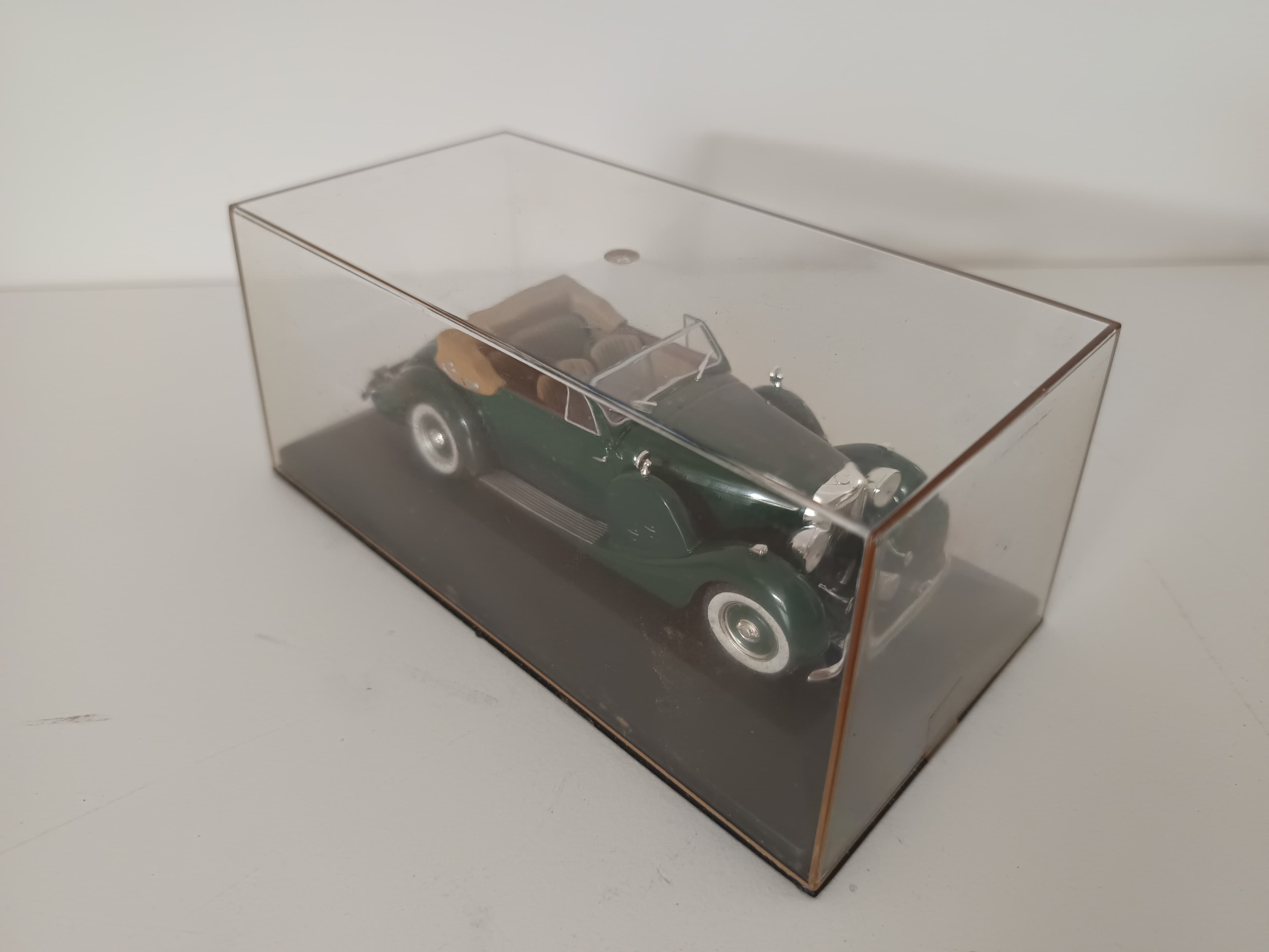 Miniatura de Vehículo Escala 1:43 — imagen 4