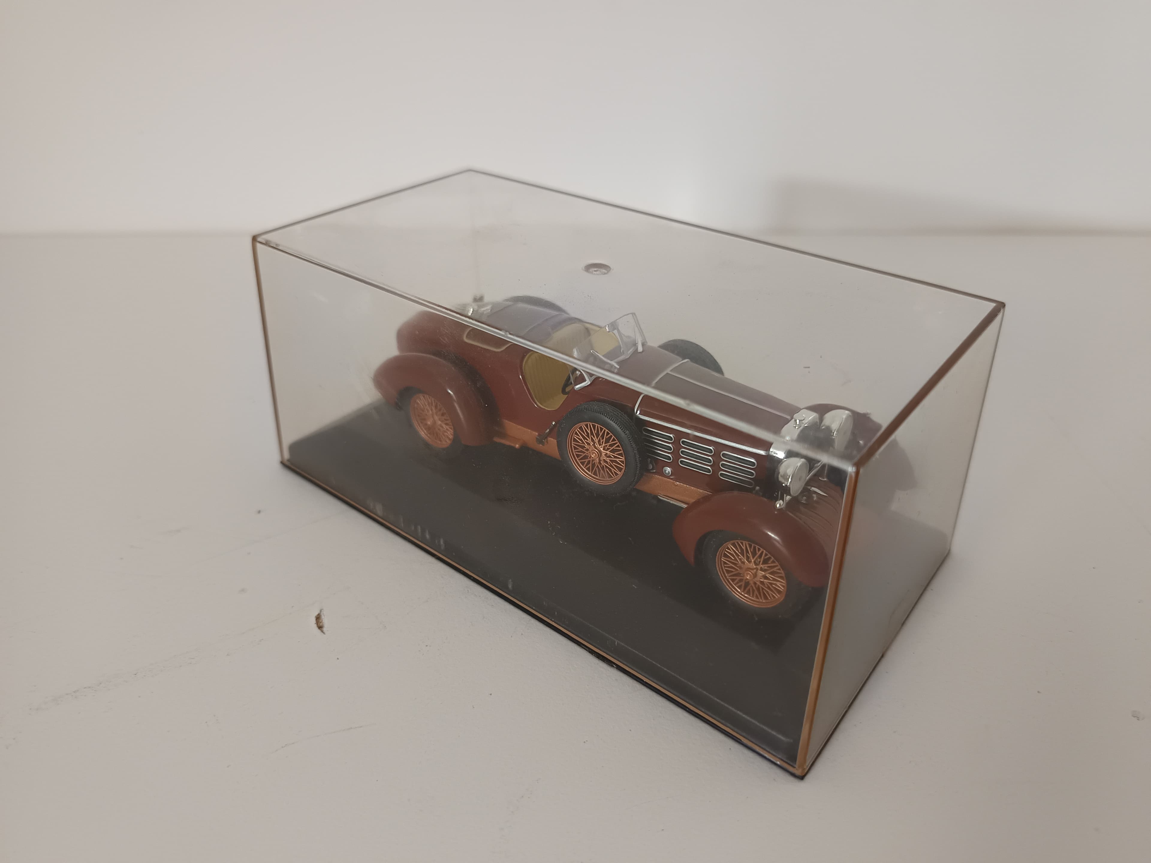 Miniatura Veículo Escala 1:43 — image 4