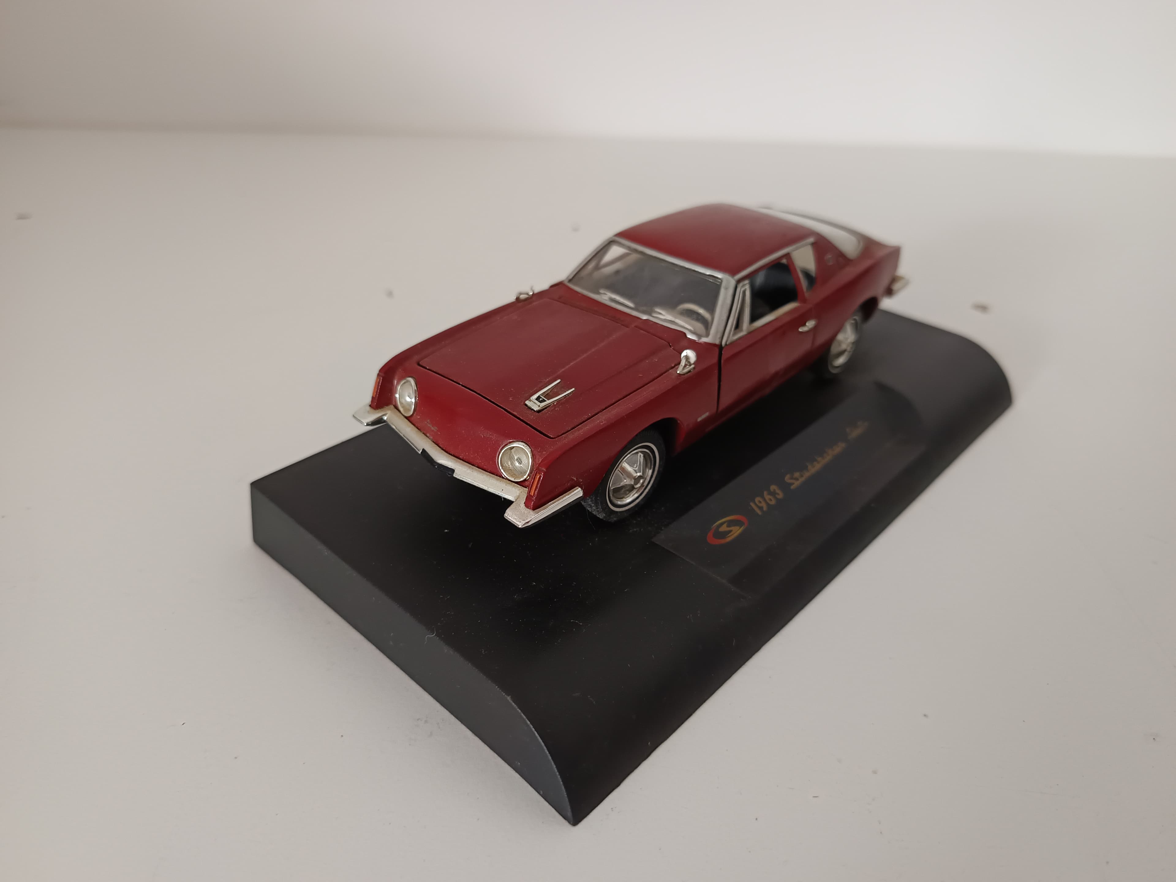 Miniatura Veículo Escala 1:43 — imagem 3