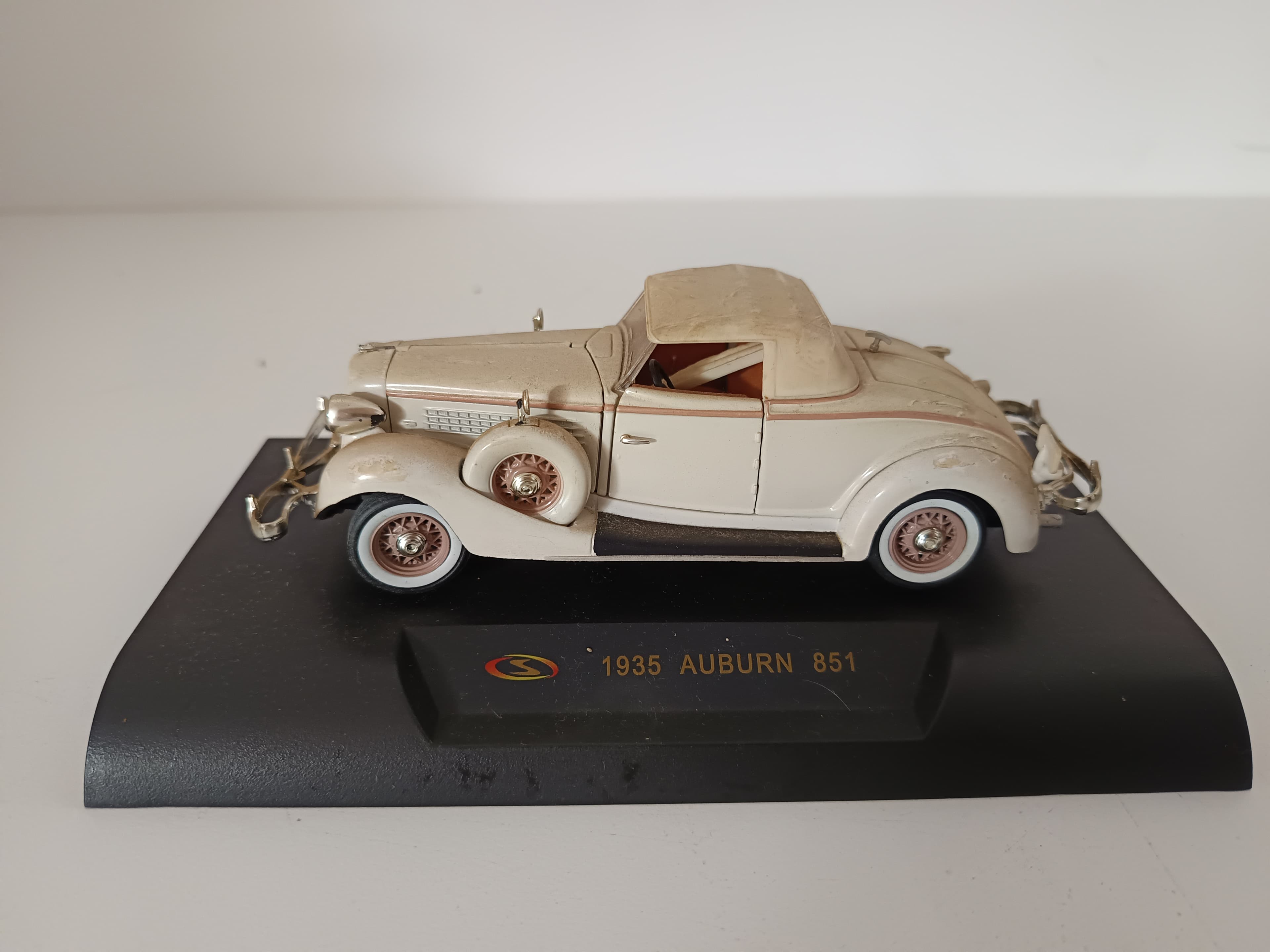 Miniatura Veículo Escala 1:43 — imagen 1