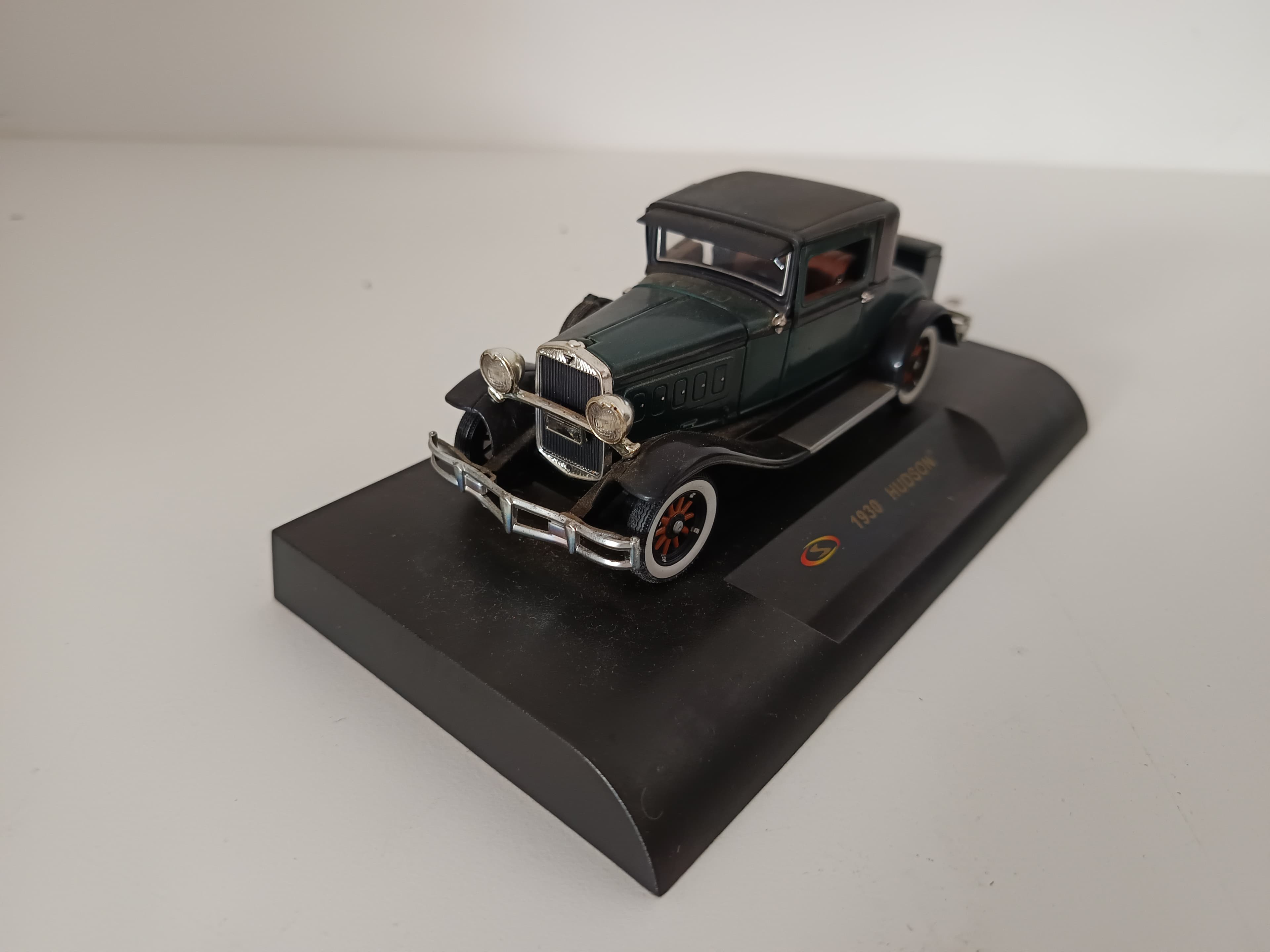 Miniatura Veículo Escala 1:43 — imagem 2