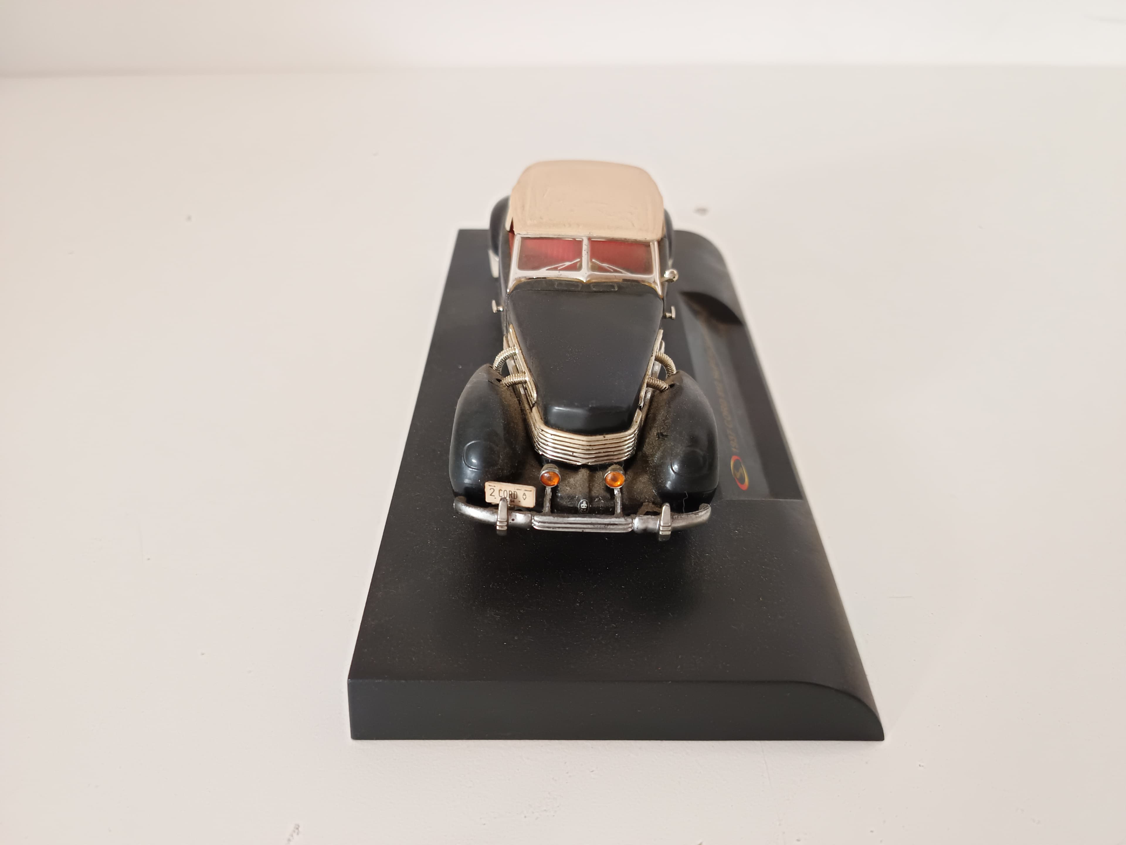 Miniatura de Vehículo Escala 1:43 — imagen 4