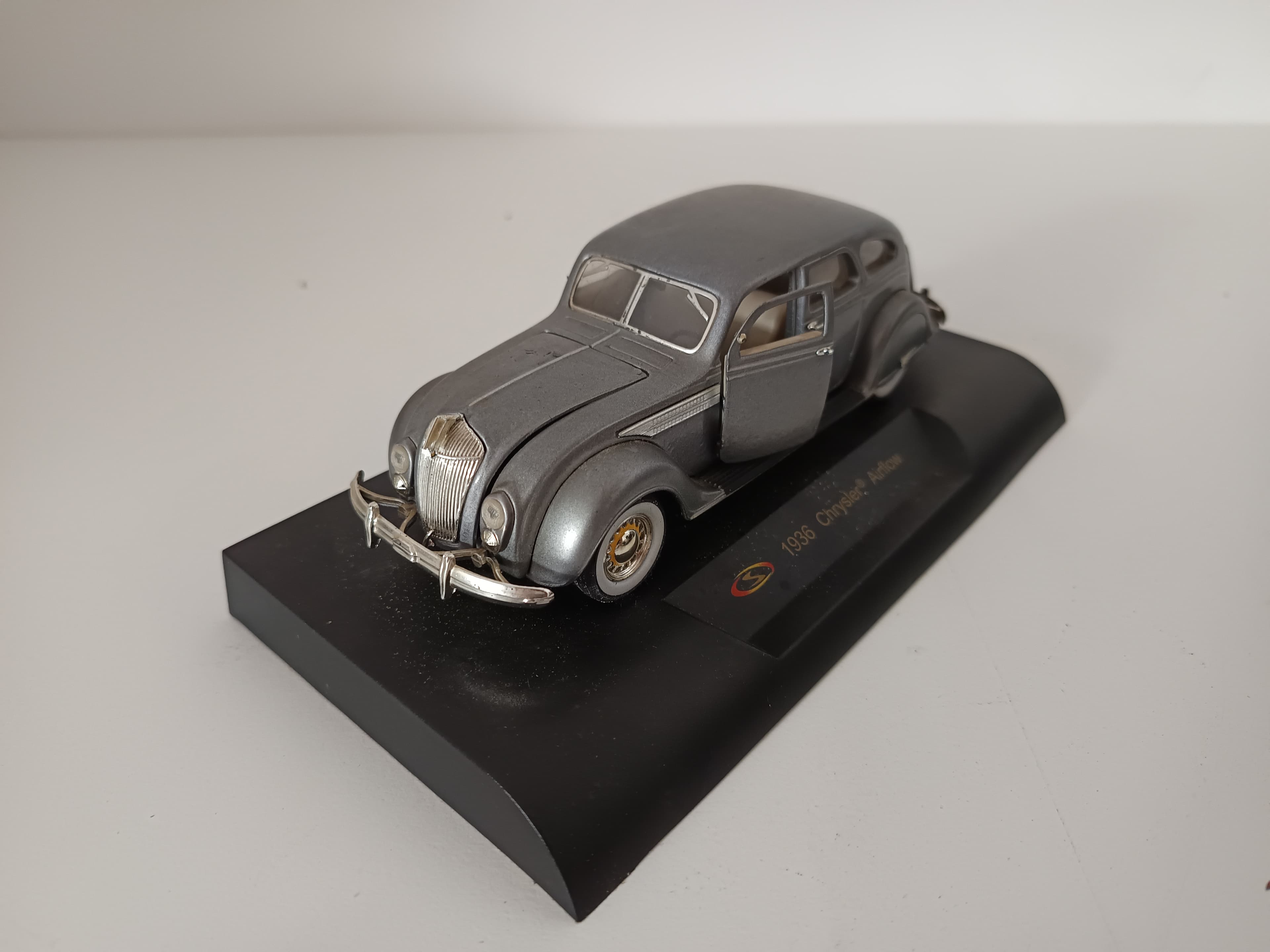 Miniatura Veículo Escala 1:43 — imagem 3