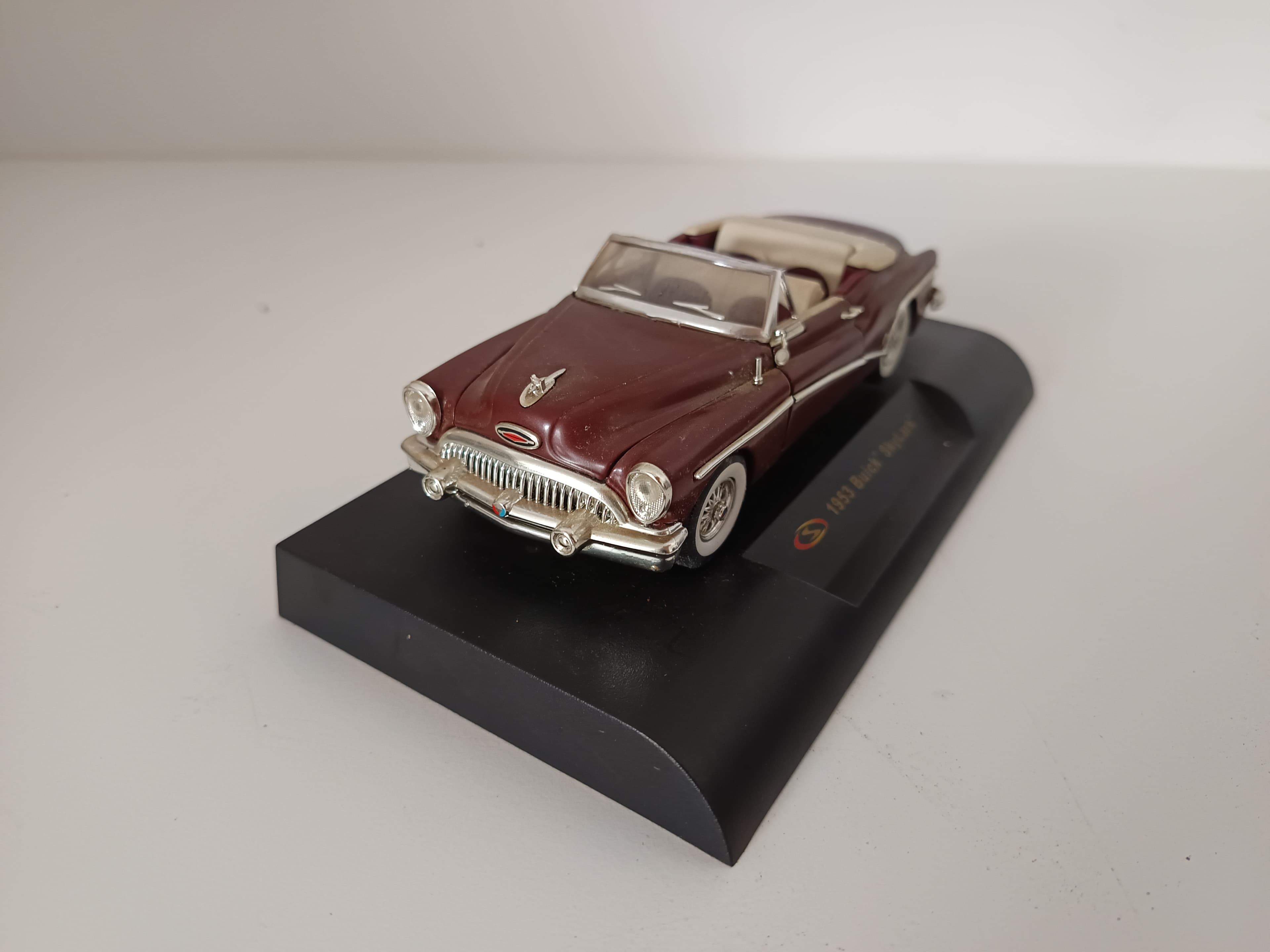 Miniatura de Vehículo Escala 1:43 — imagen 2