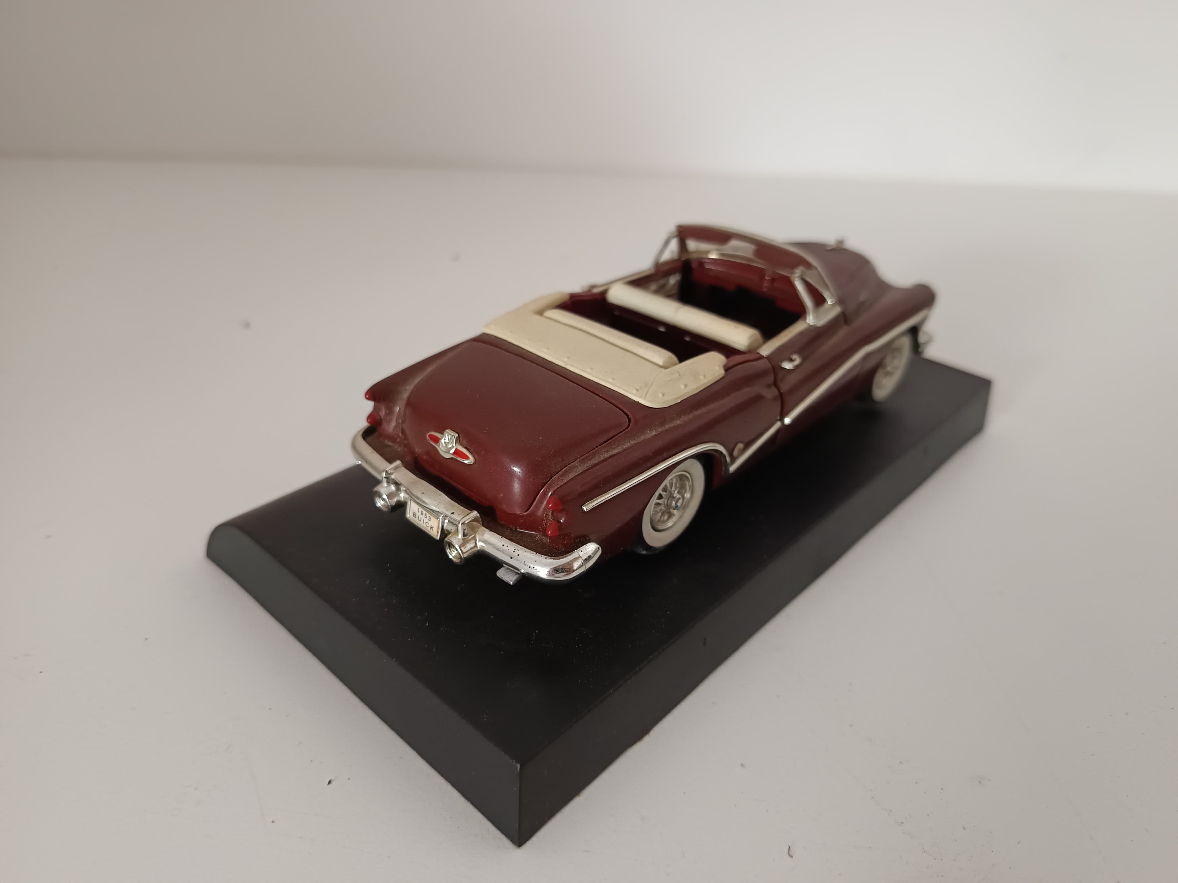 Miniatura de Vehículo Escala 1:43 — imagen 6