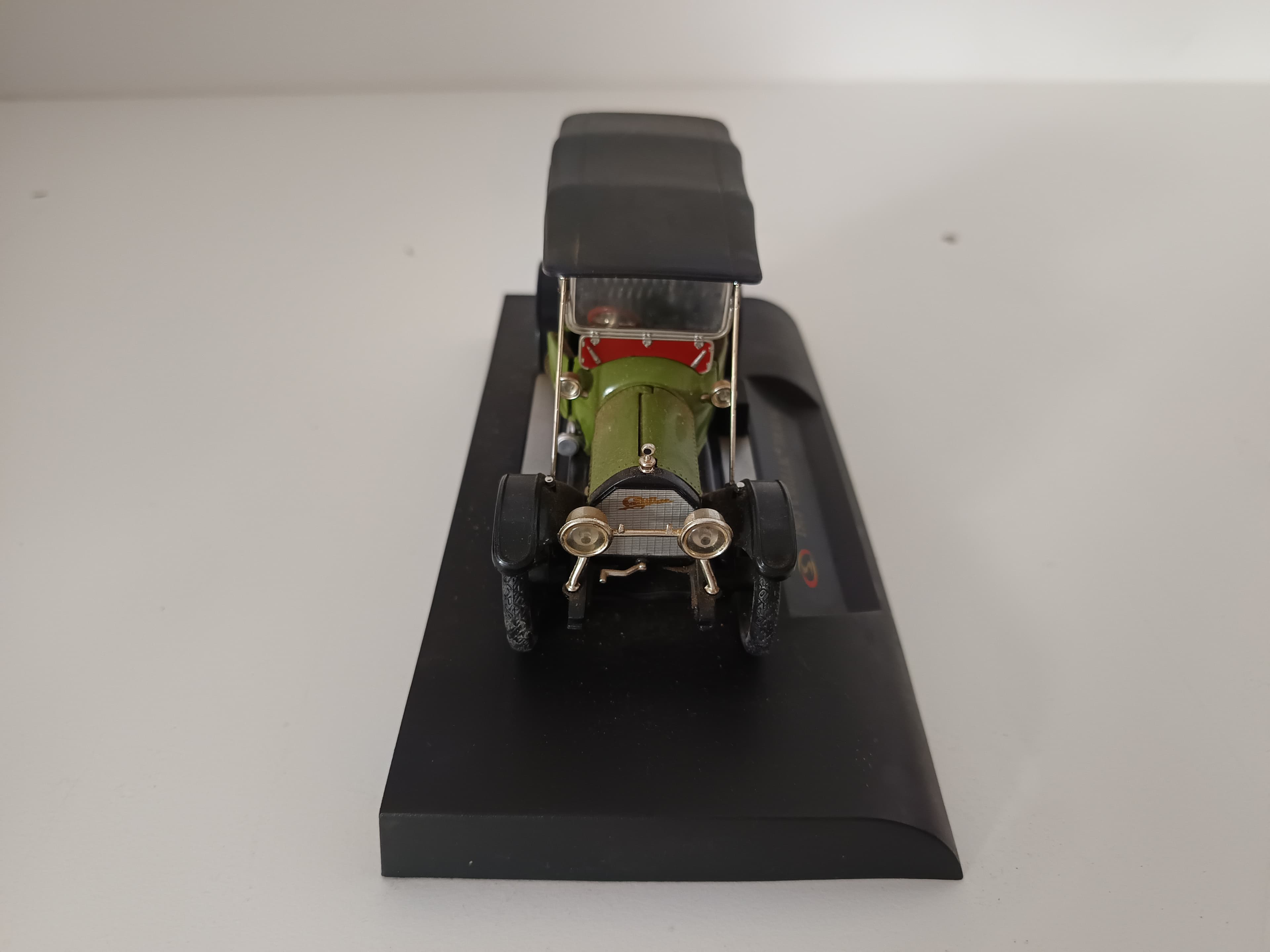 Miniatura de Vehículo Escala 1:43 — imagen 4