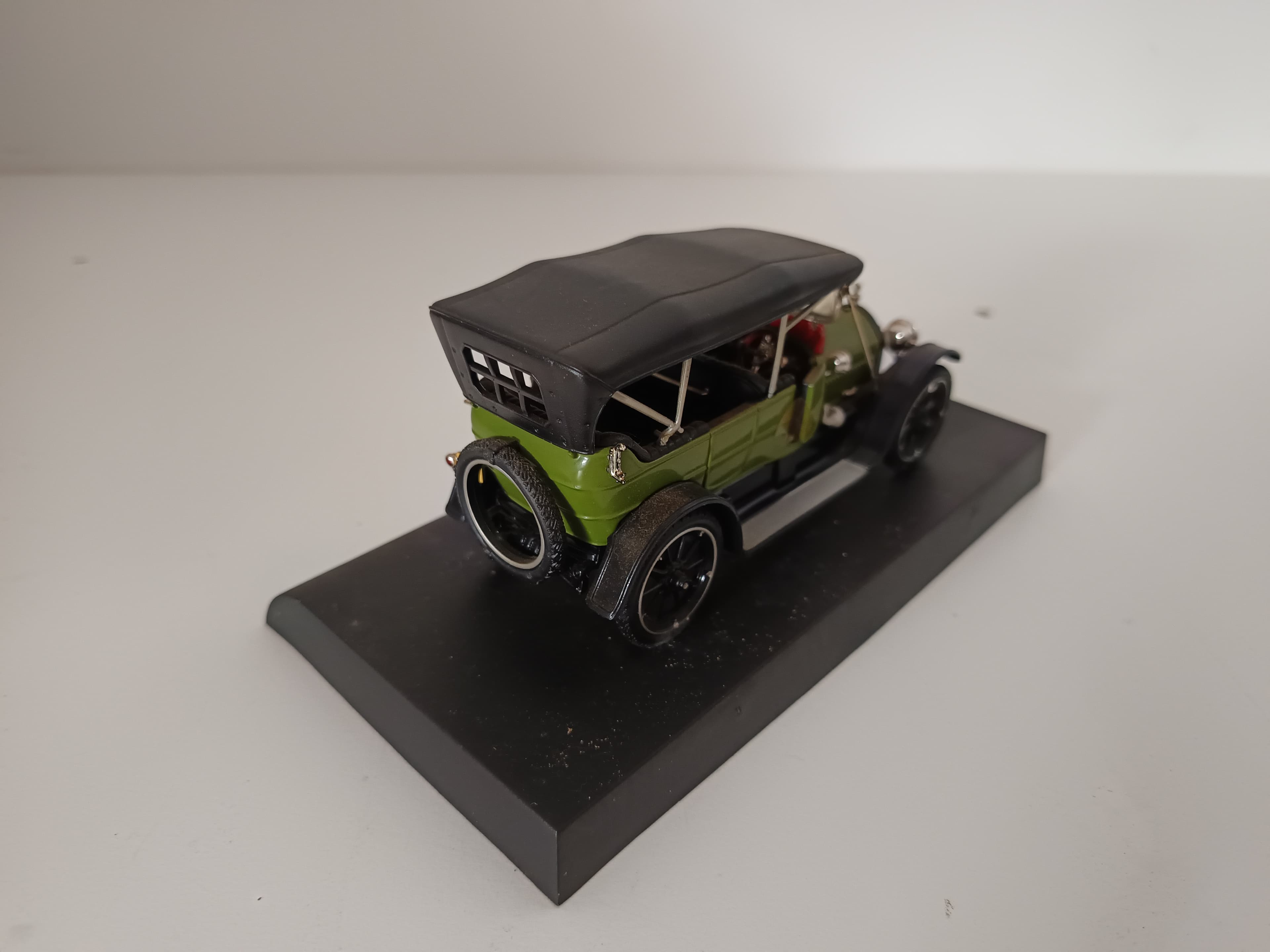 Miniatura de Vehículo Escala 1:43 — imagen 6
