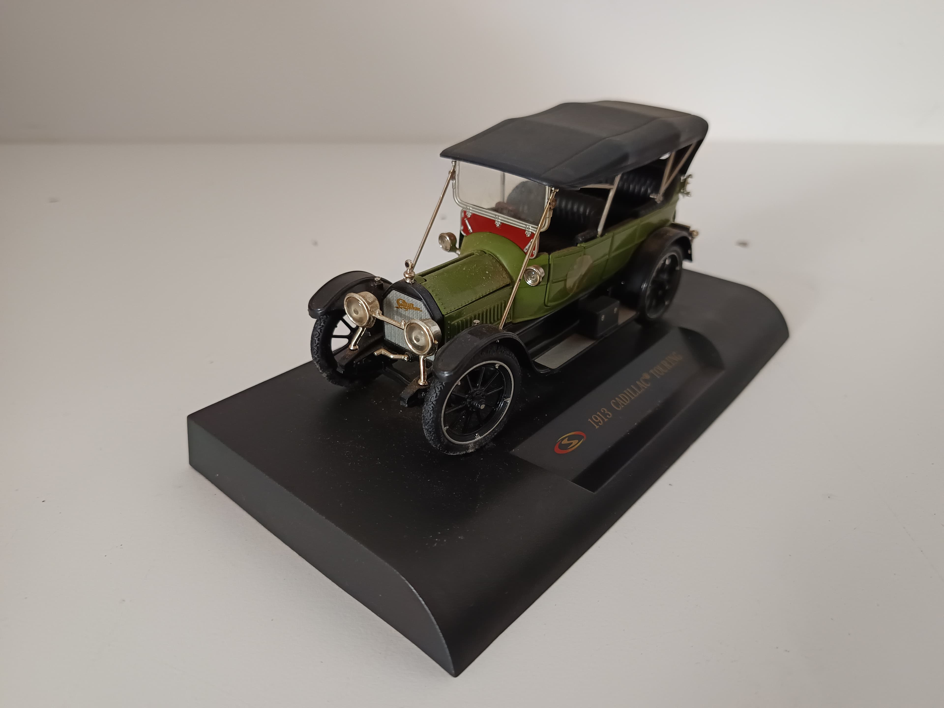 Miniatura de Vehículo Escala 1:43 — imagen 2