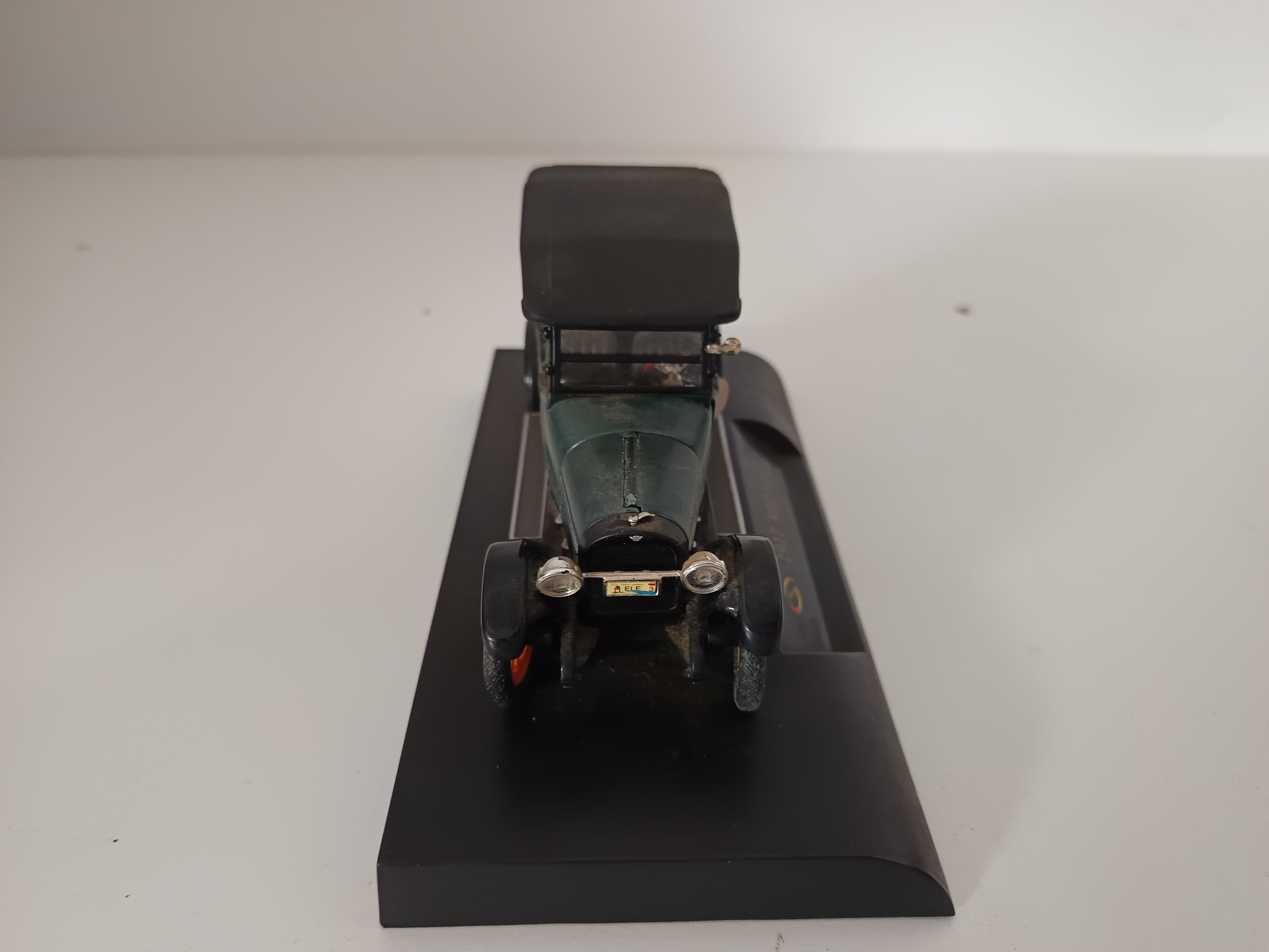 Miniatura Veículo Escala 1:43 — imagem 4