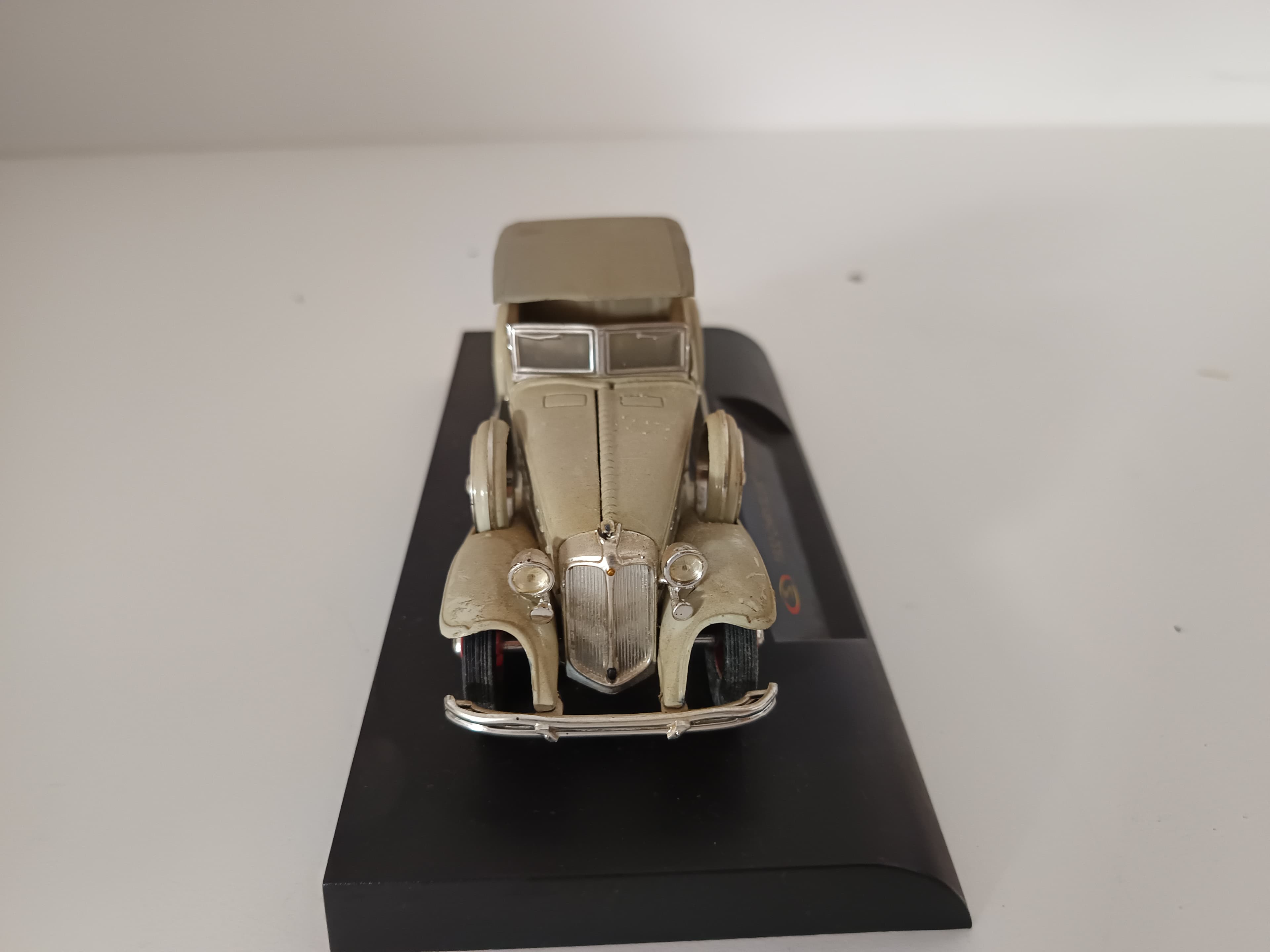 Miniatura de Vehículo Escala 1:43 — imagen 4