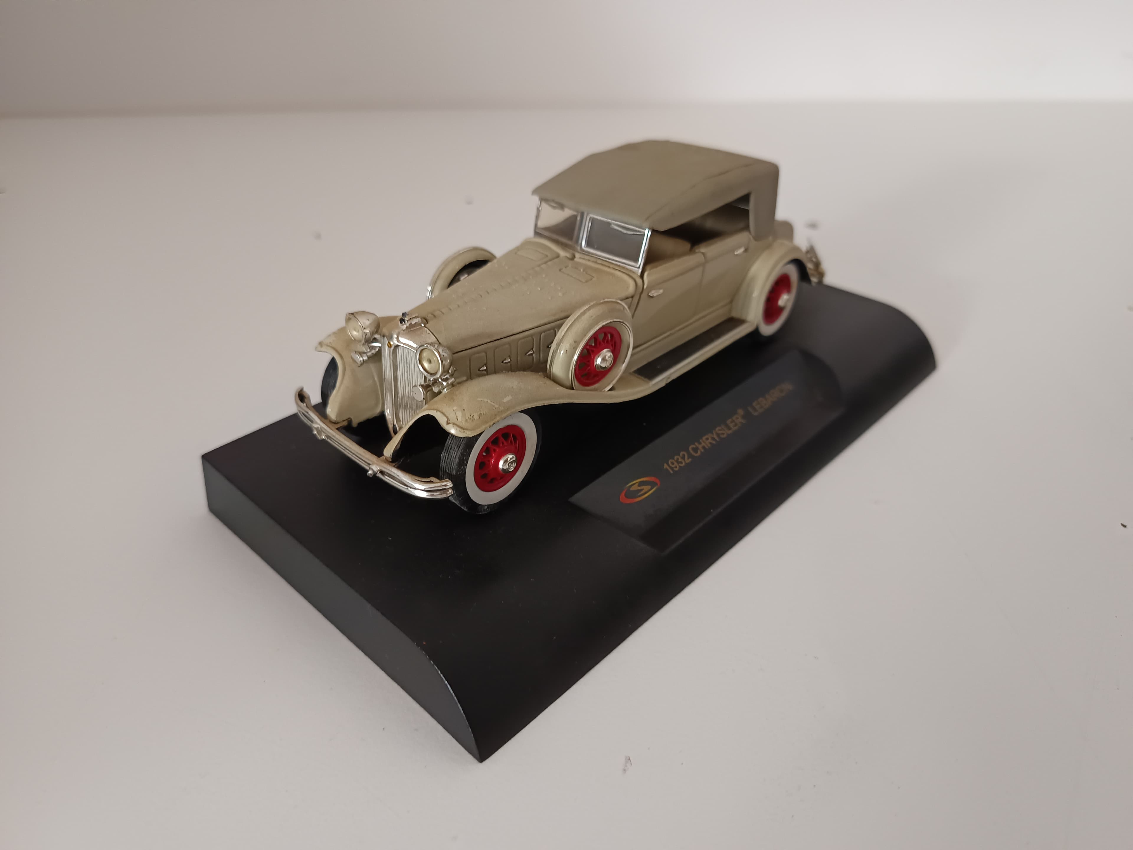 Miniatura de Vehículo Escala 1:43 — imagen 2