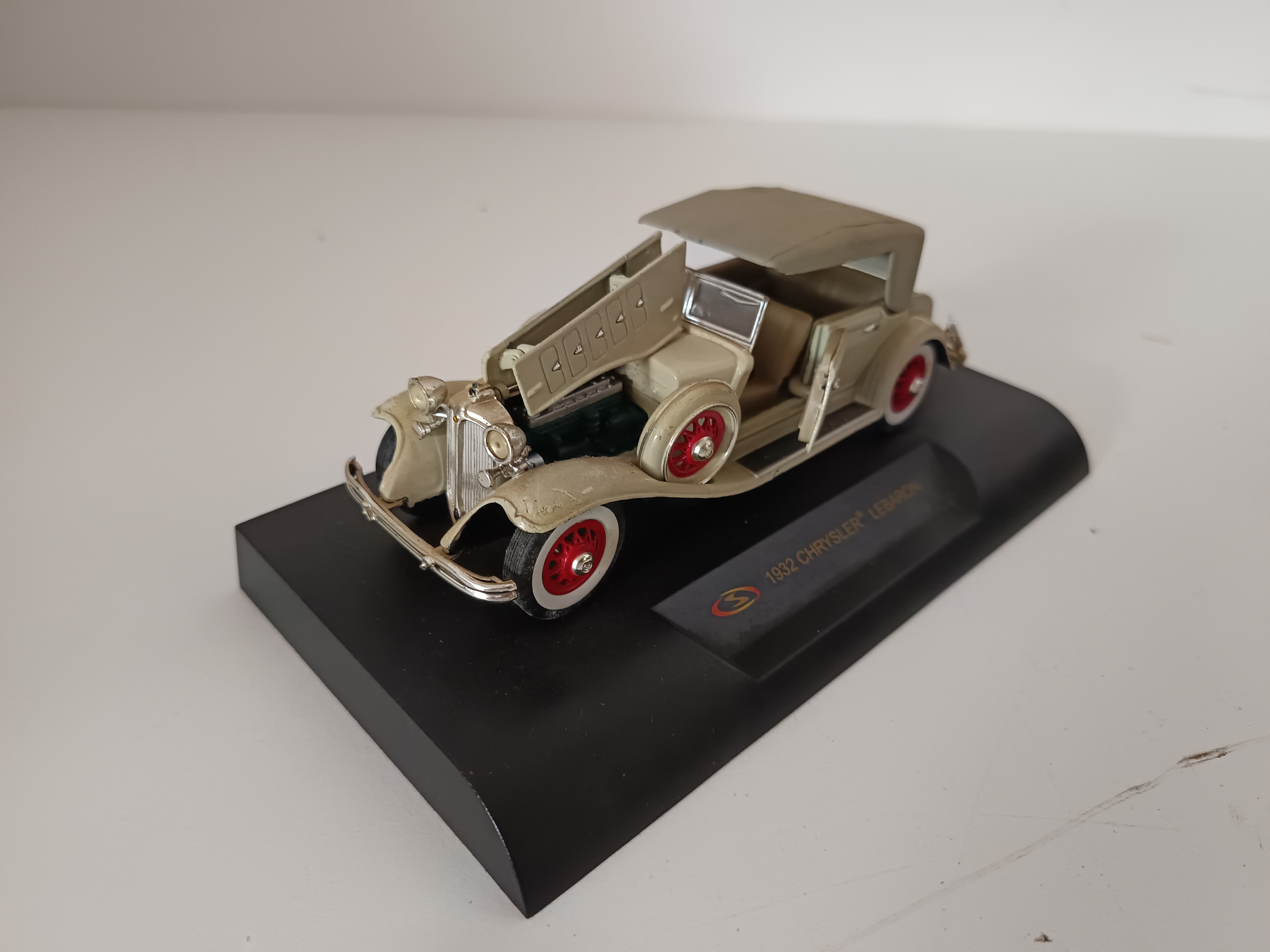 Miniatura de Vehículo Escala 1:43 — imagen 3