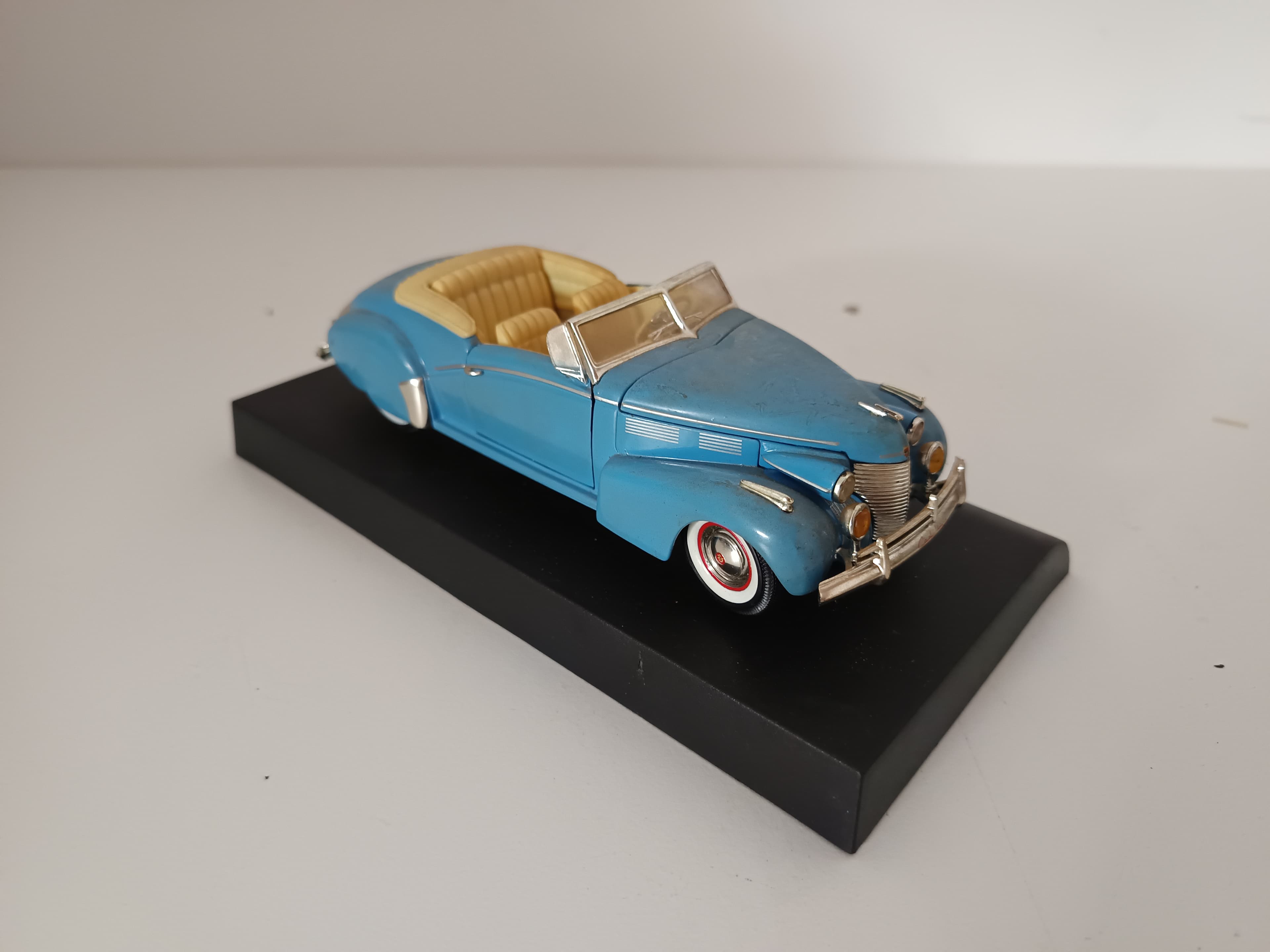 Miniatura Veículo Escala 1:43 — imagem 5