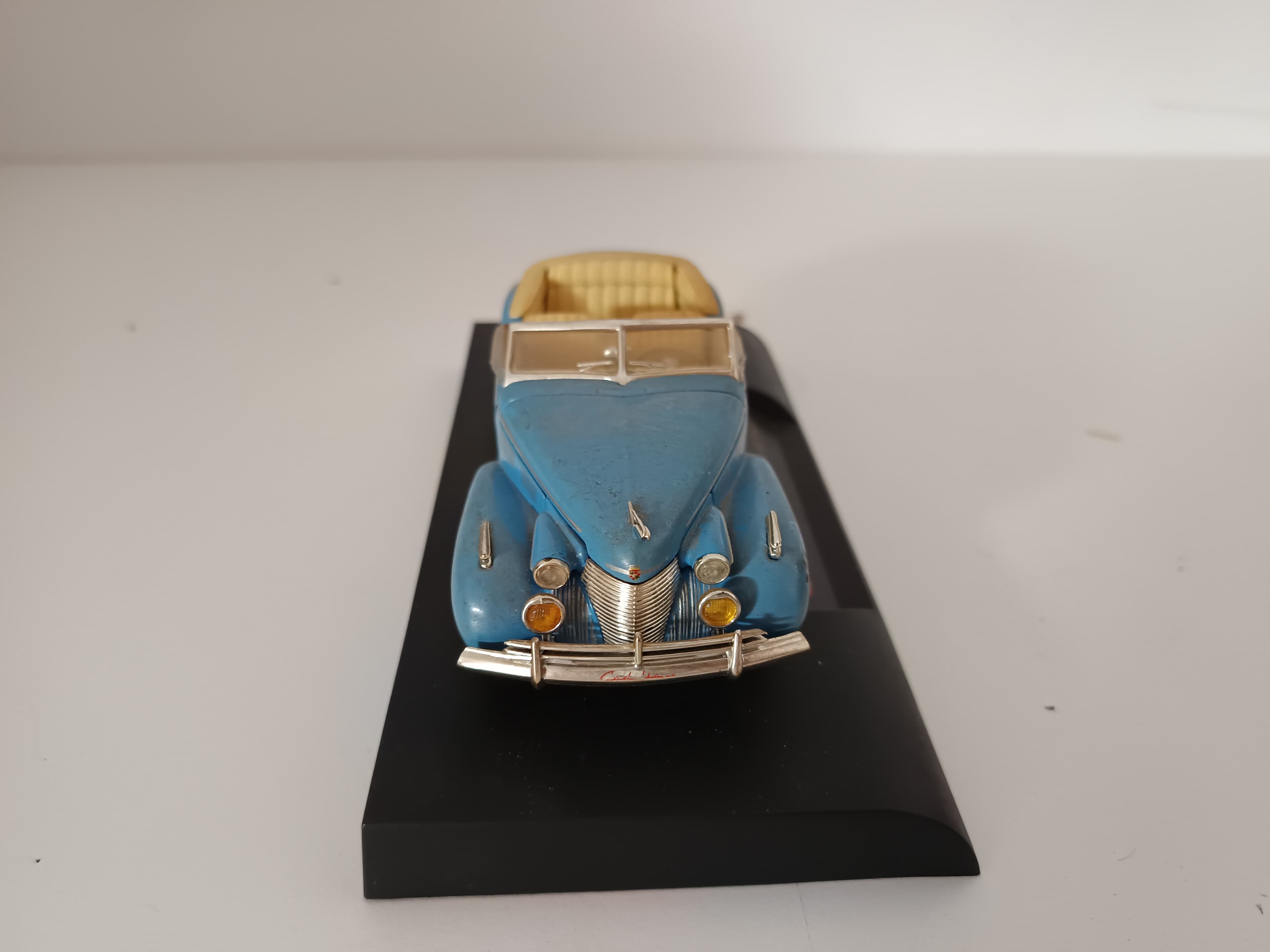 Miniatura Veículo Escala 1:43 — imagem 4