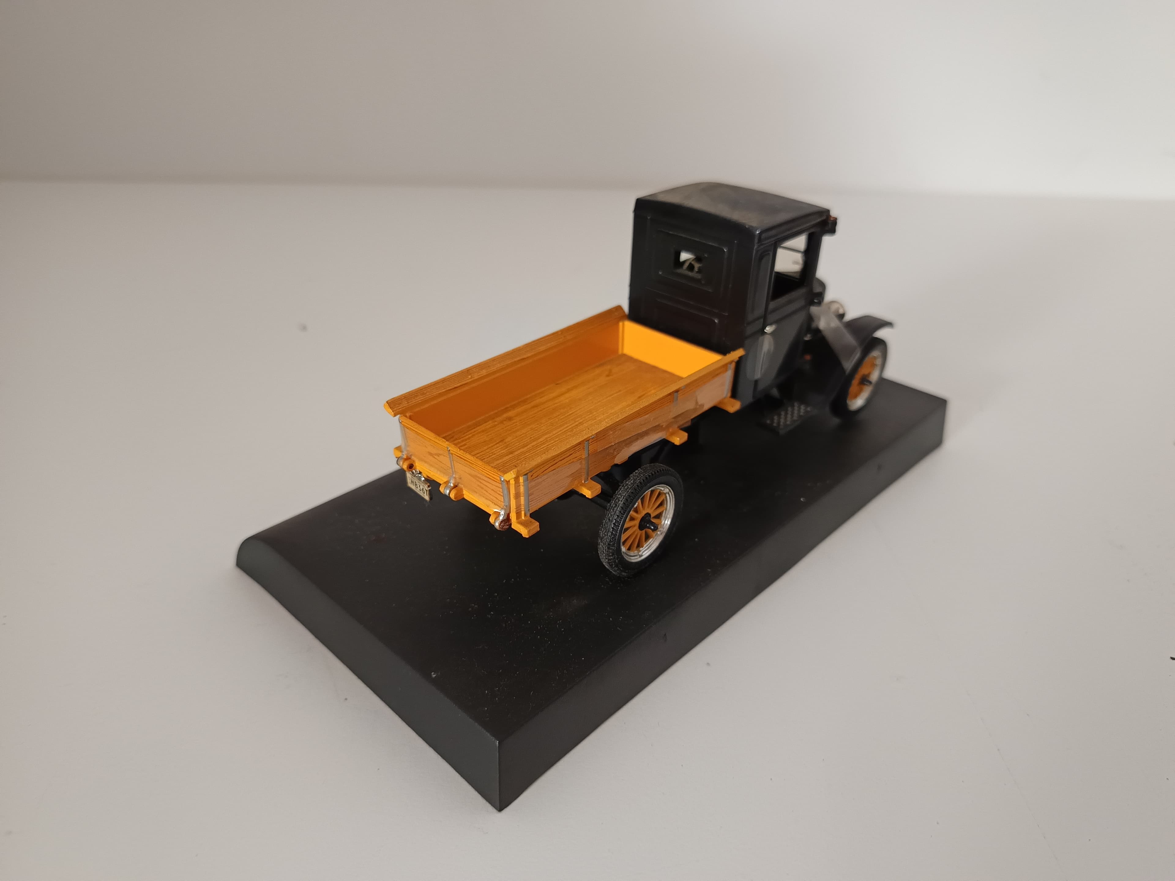 Miniatura Veículo Escala 1:43 — imagem 5