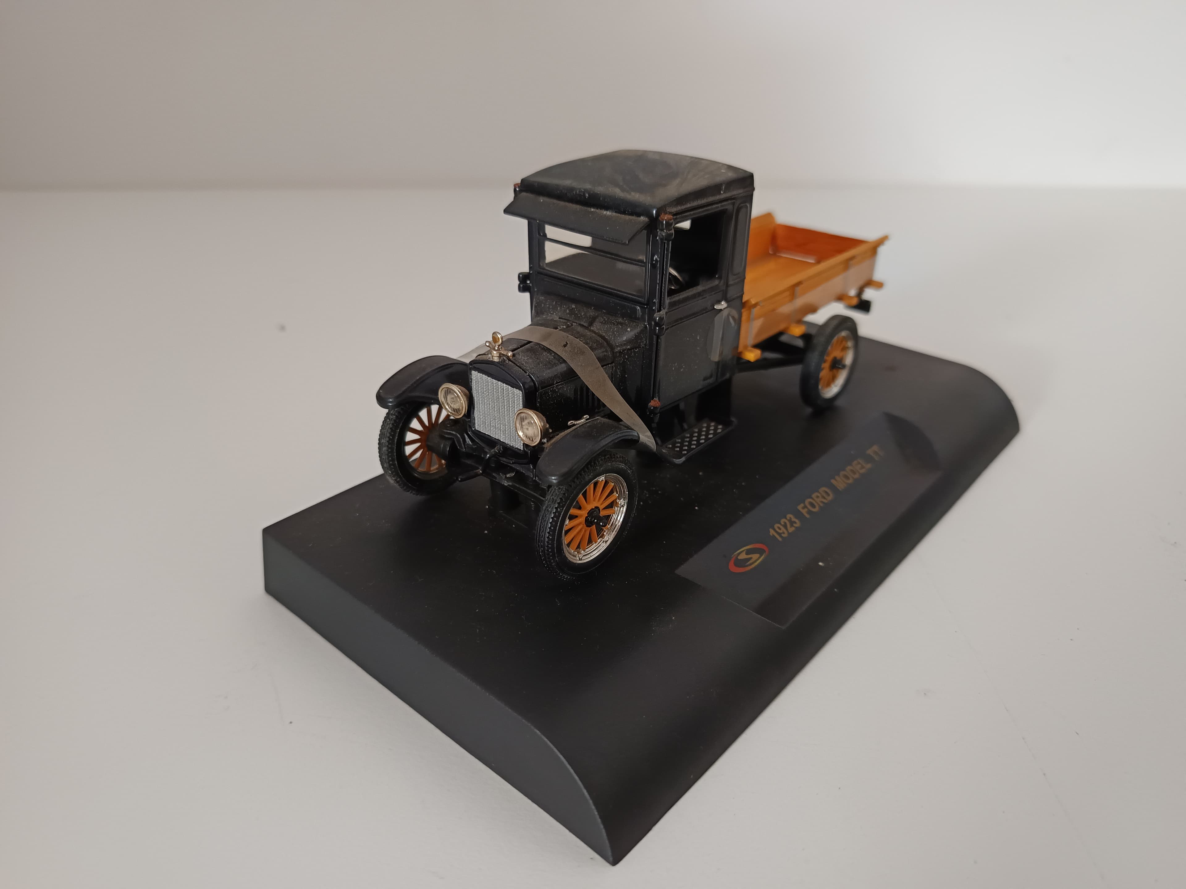Miniatura Veículo Escala 1:43 — imagem 2