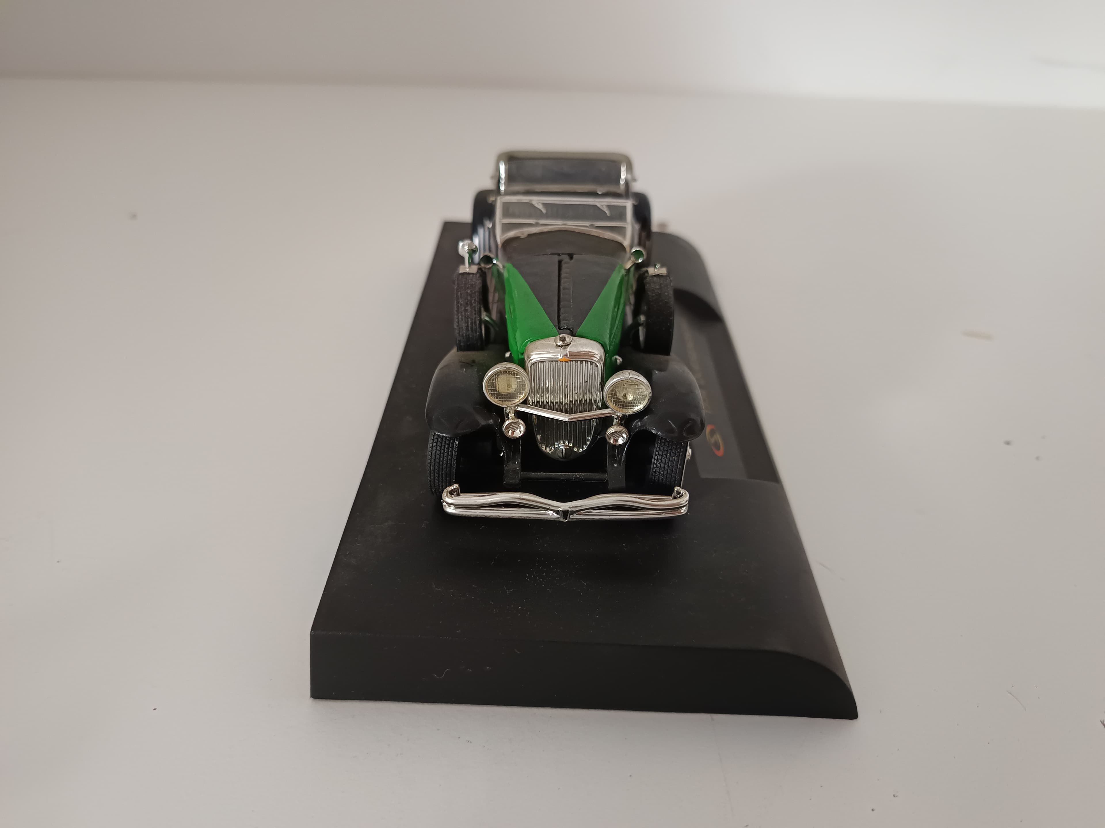 Miniatura de Vehículo Escala 1:43 — imagen 4