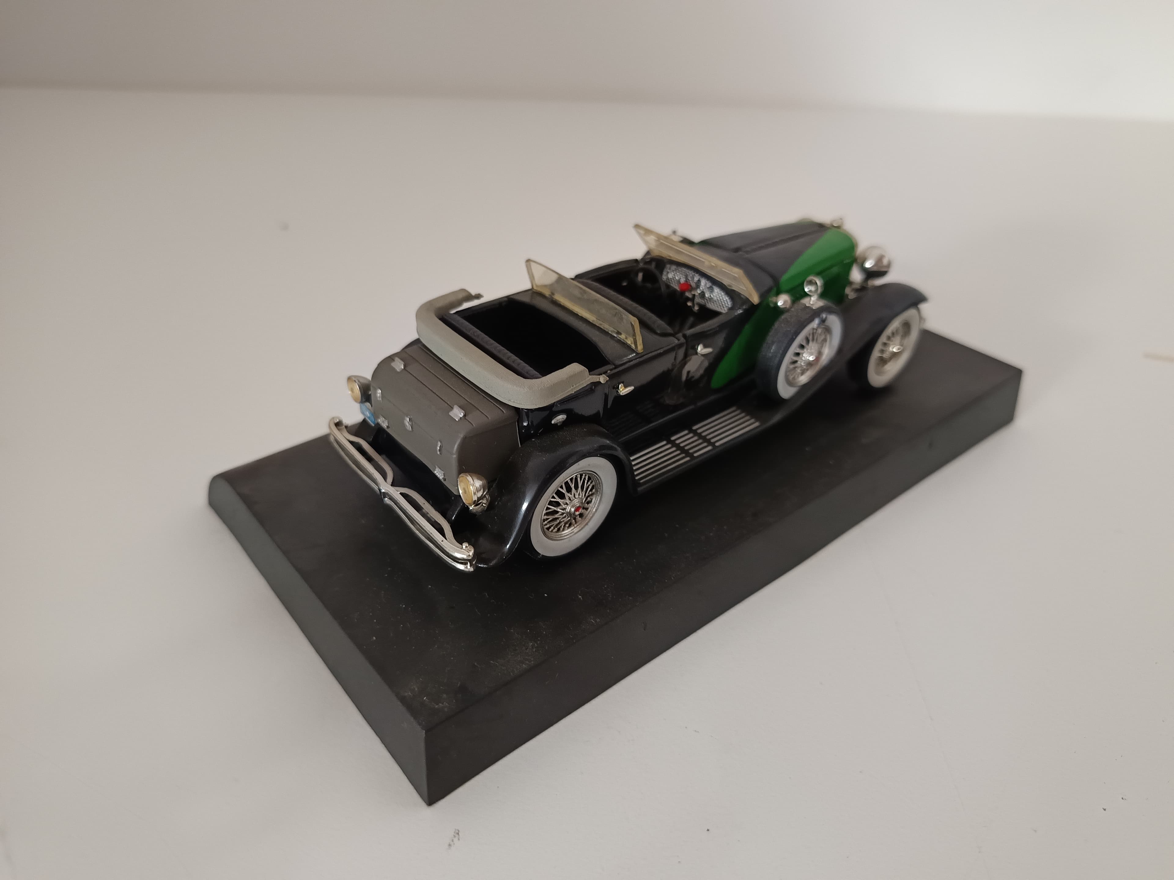 Miniatura de Vehículo Escala 1:43 — imagen 6