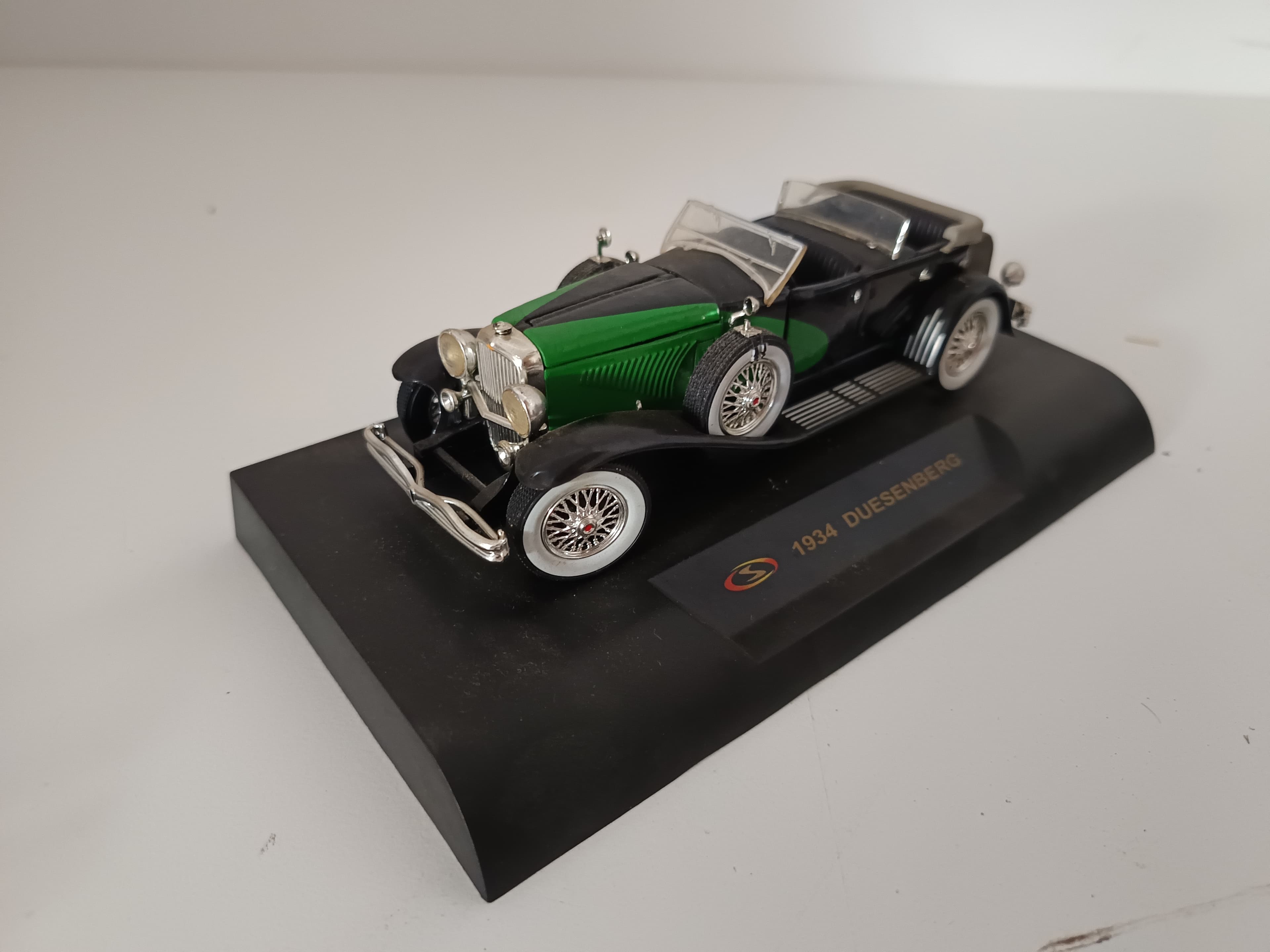 Miniatura de Vehículo Escala 1:43 — imagen 3