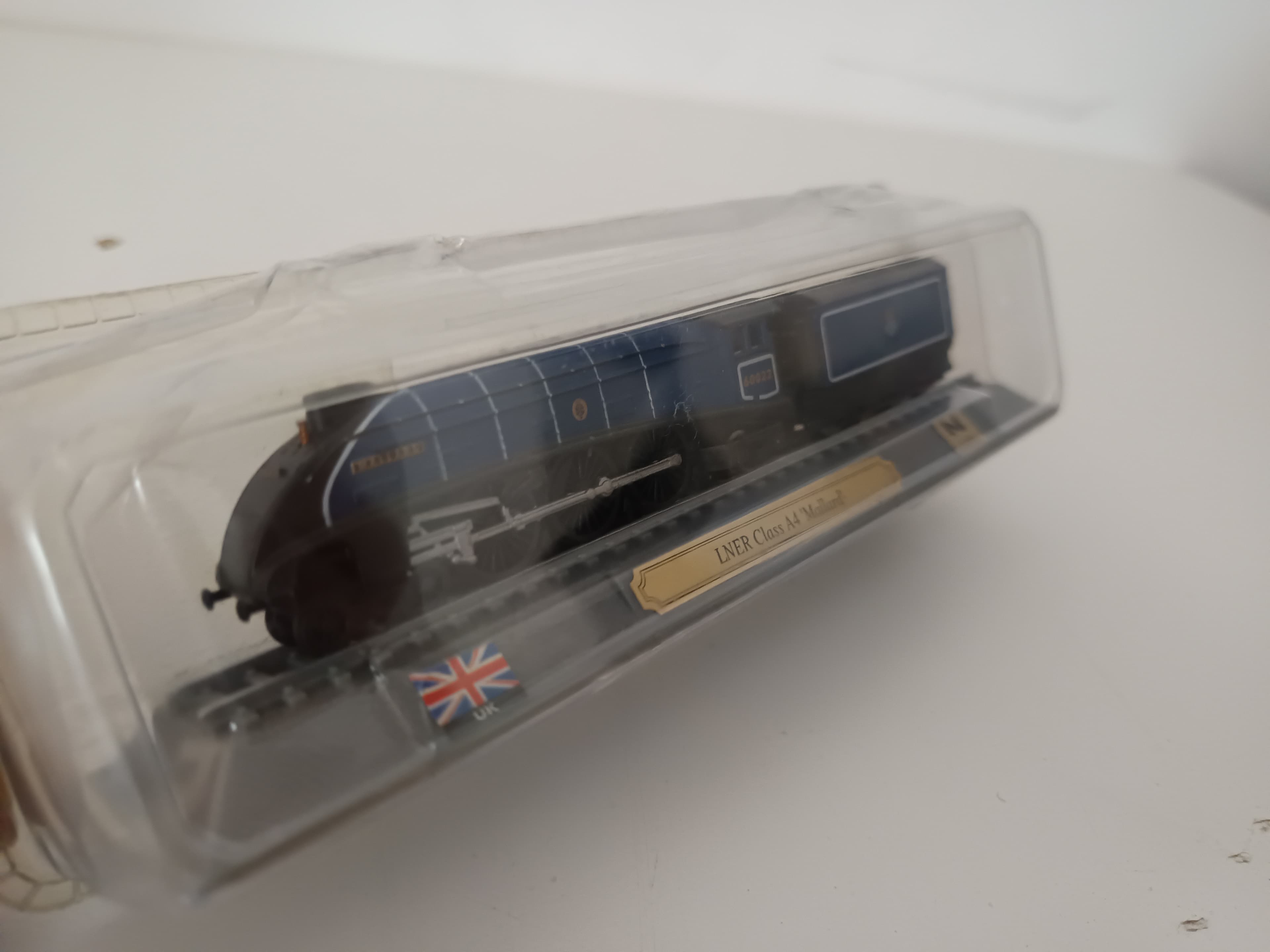 Miniatura de locomotora escala 1:160 — imagen 2