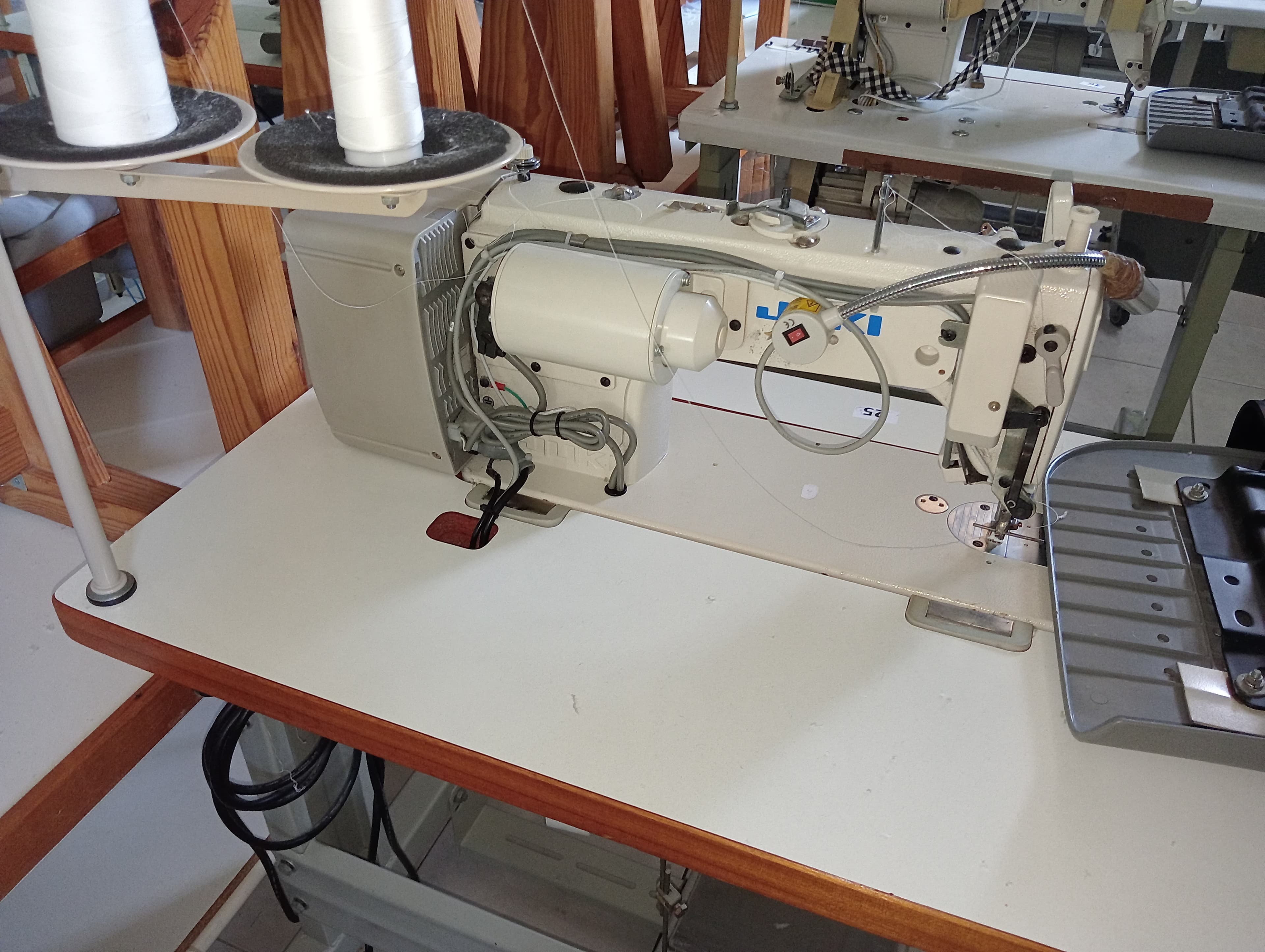 Machines à coudre — image 10