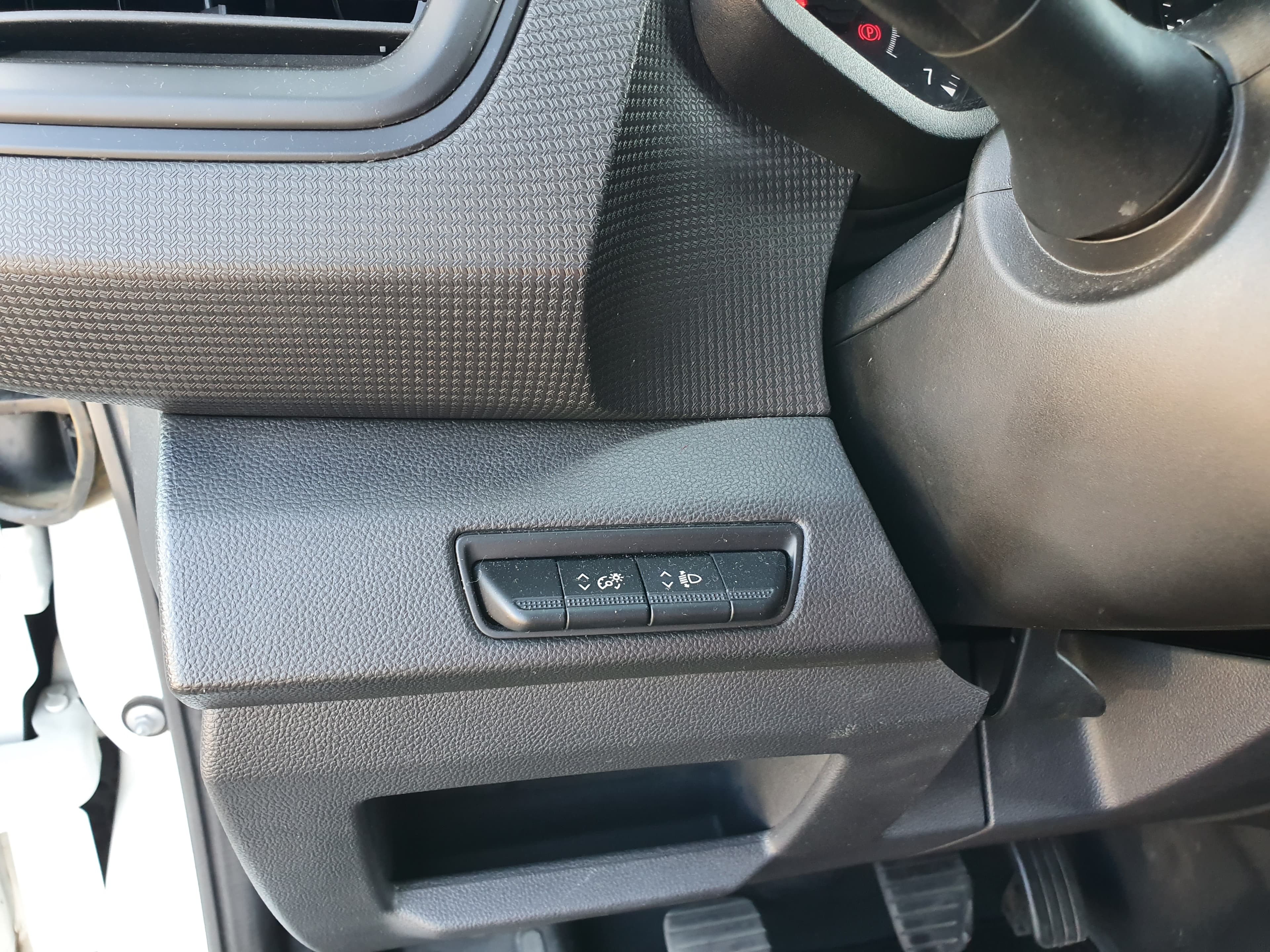 Renault Trafic · Ano 2022 — imagem 35
