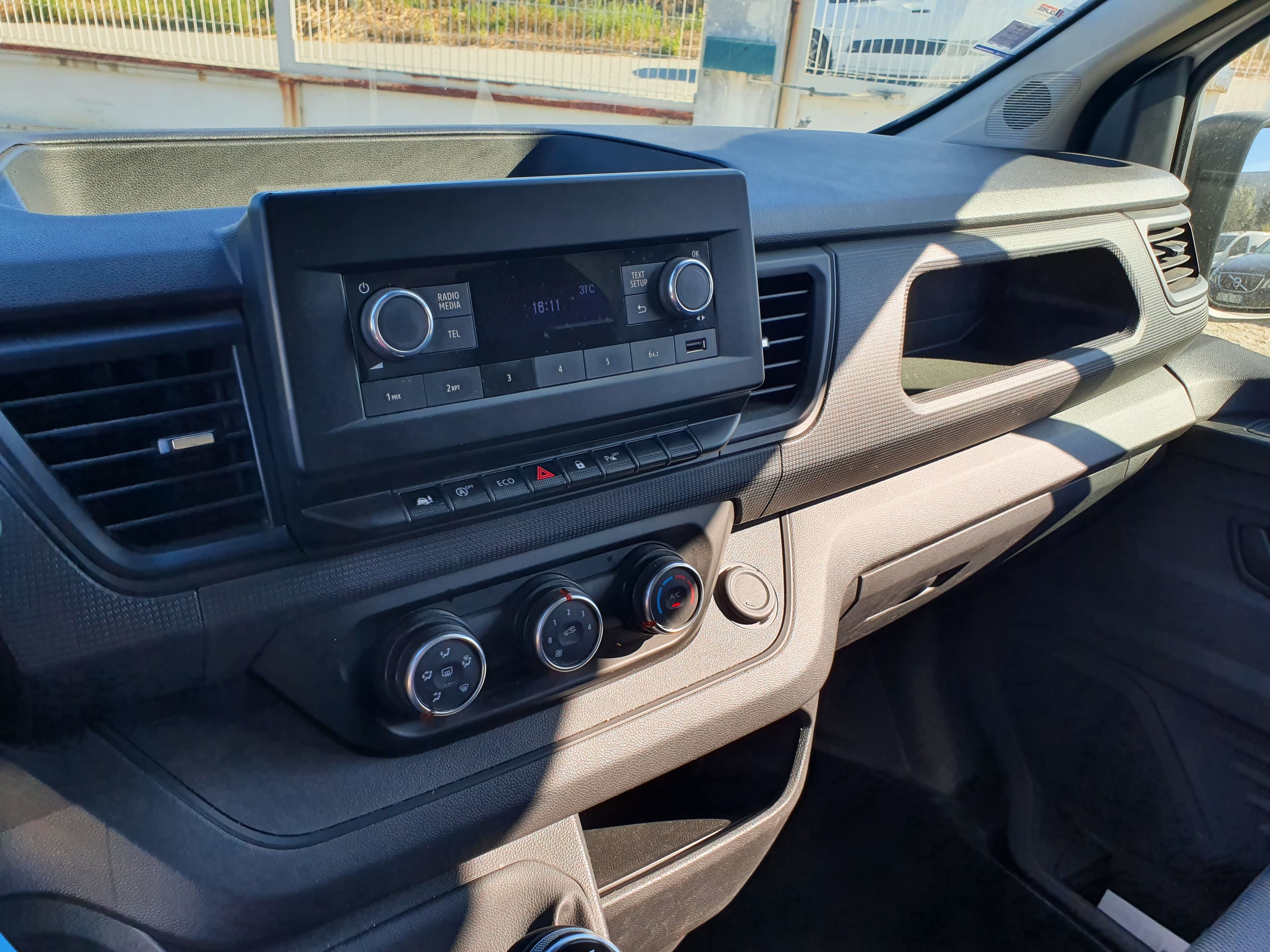 Renault Trafic · Ano 2022 — imagem 29