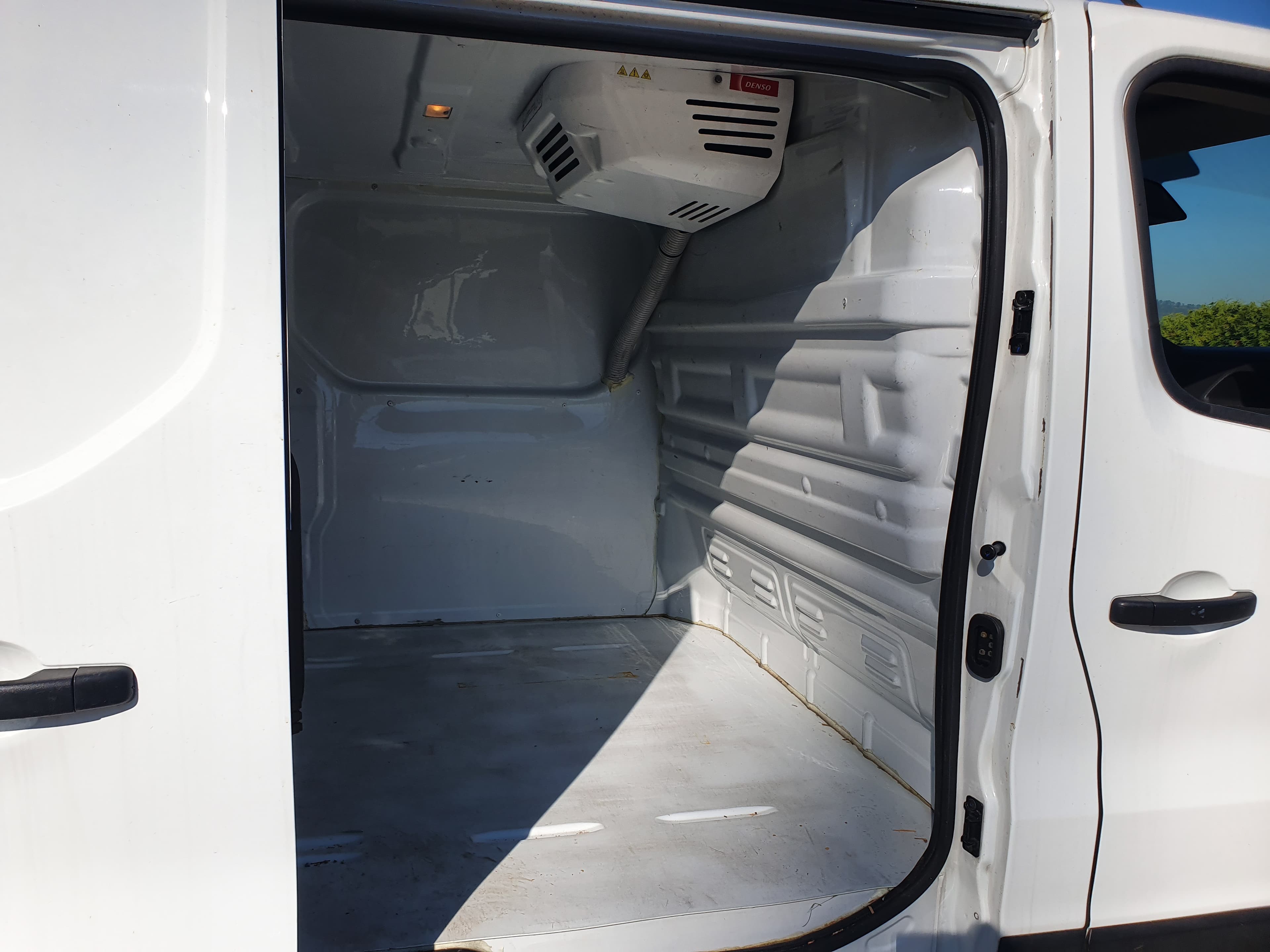 Renault Trafic · Ano 2022 — imagem 19