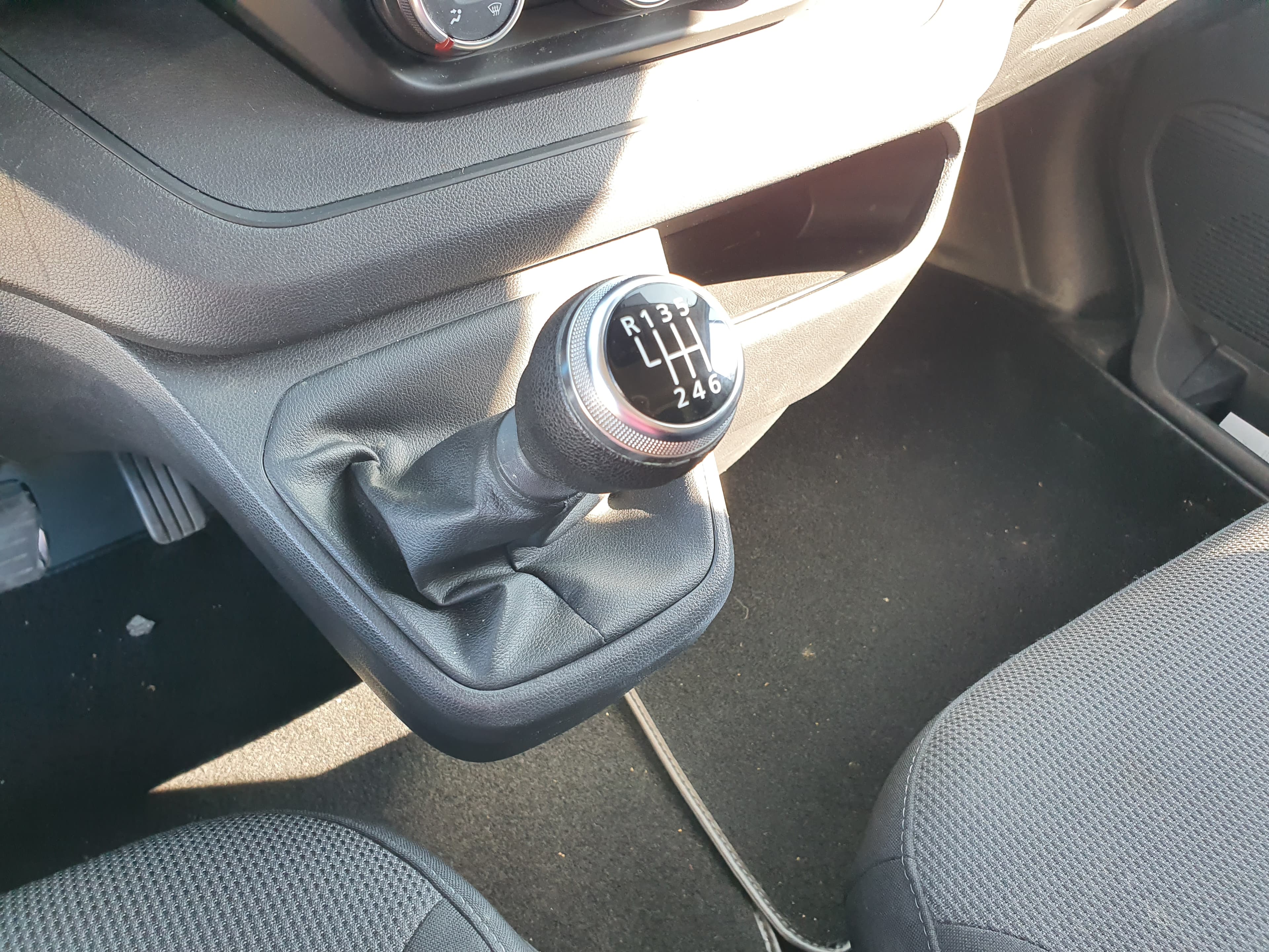 Renault Trafic · Ano 2022 — imagem 30