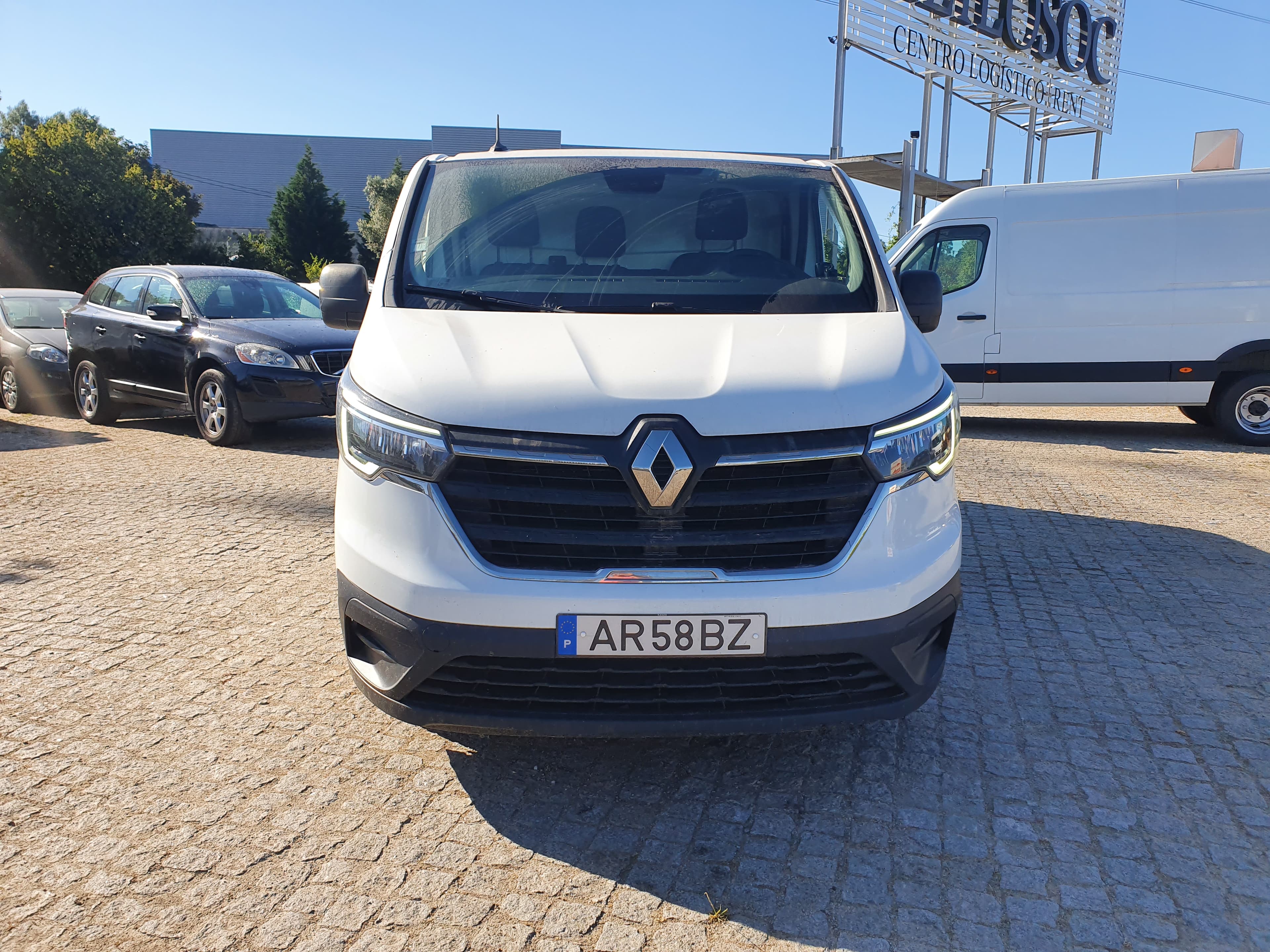 Renault Trafic · Ano 2022 — imagem 2