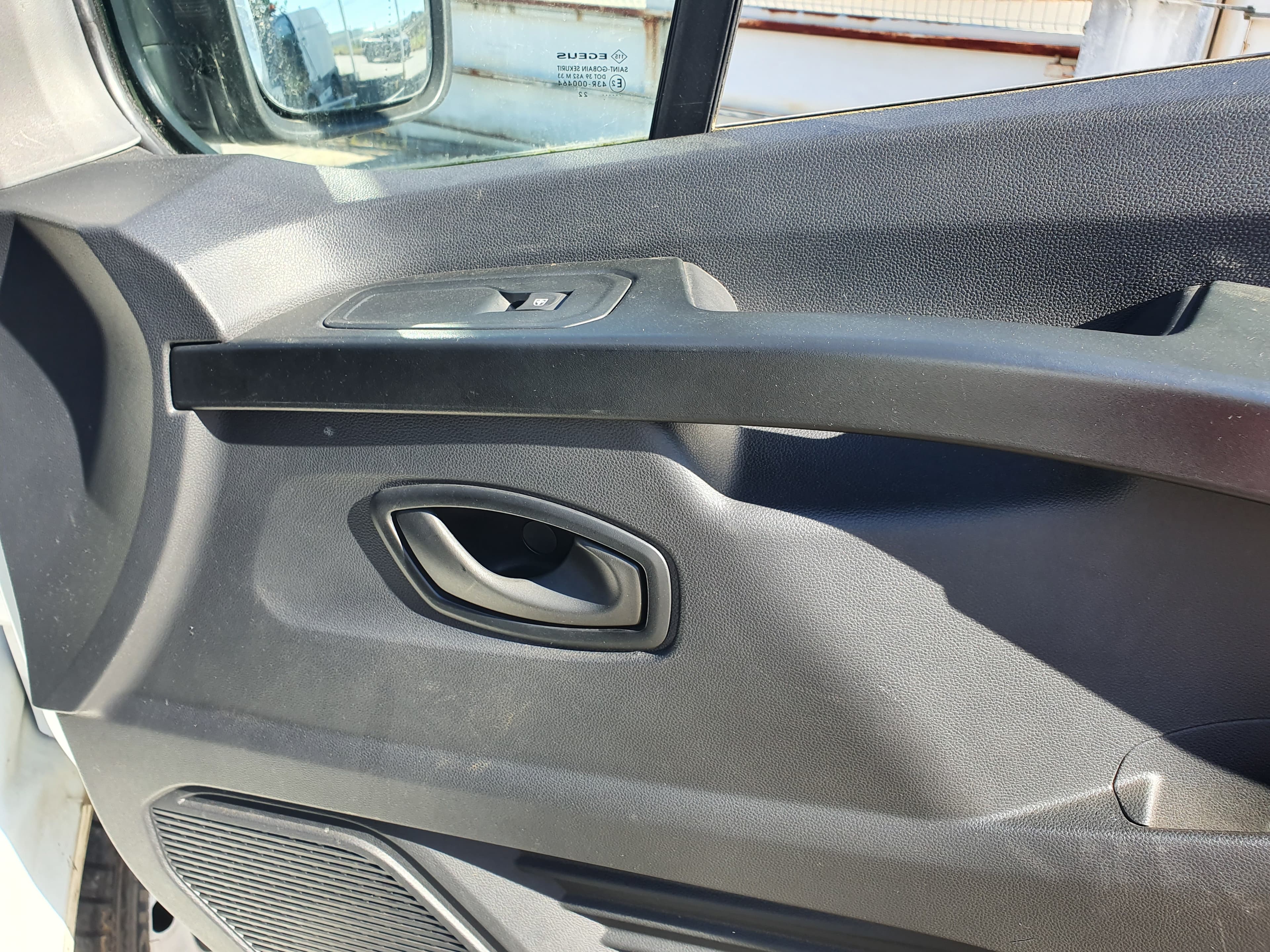 Renault Trafic · Ano 2022 — imagem 21