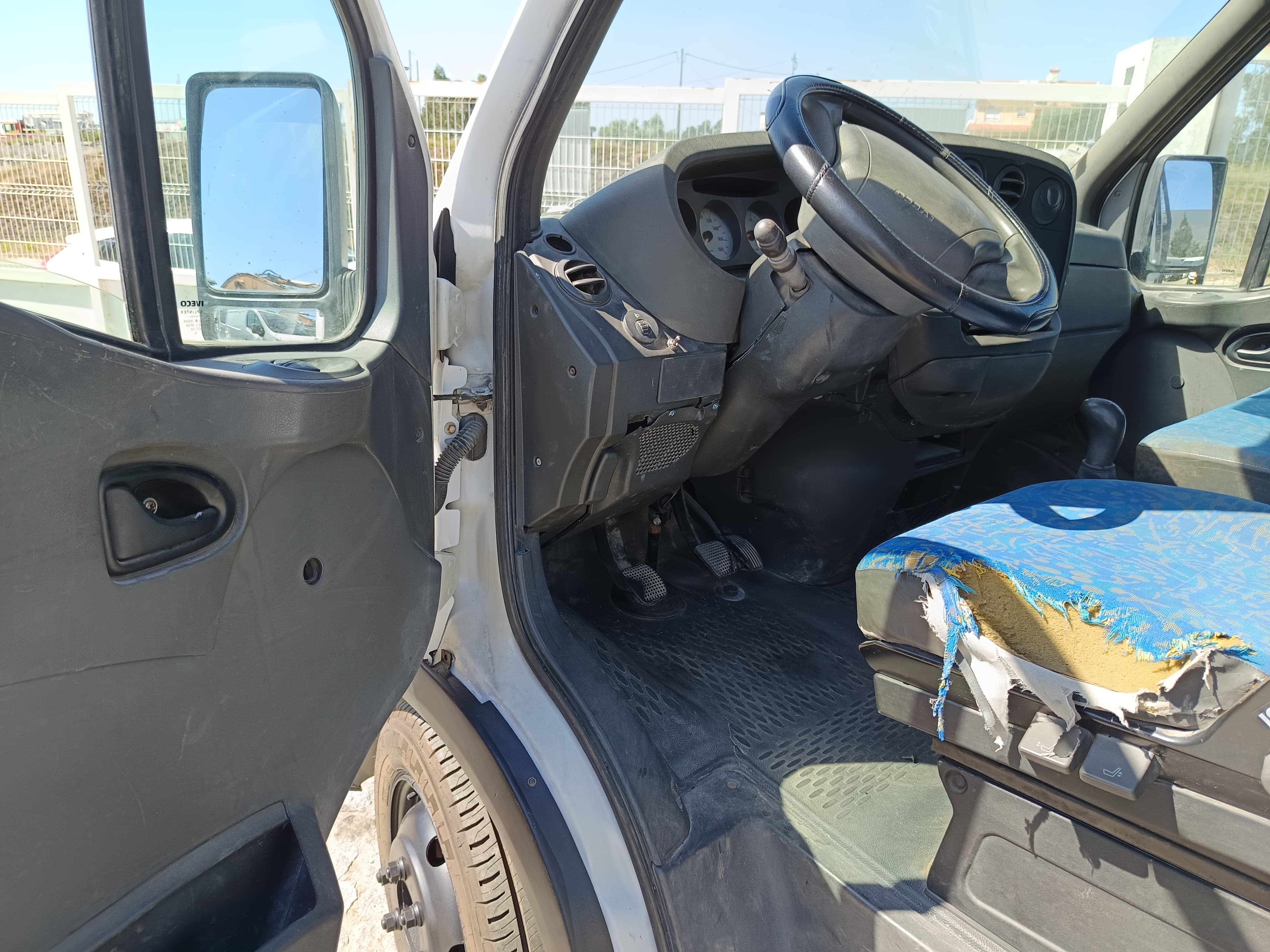 Iveco 31 C11D · Ano 2000 — imagem 21