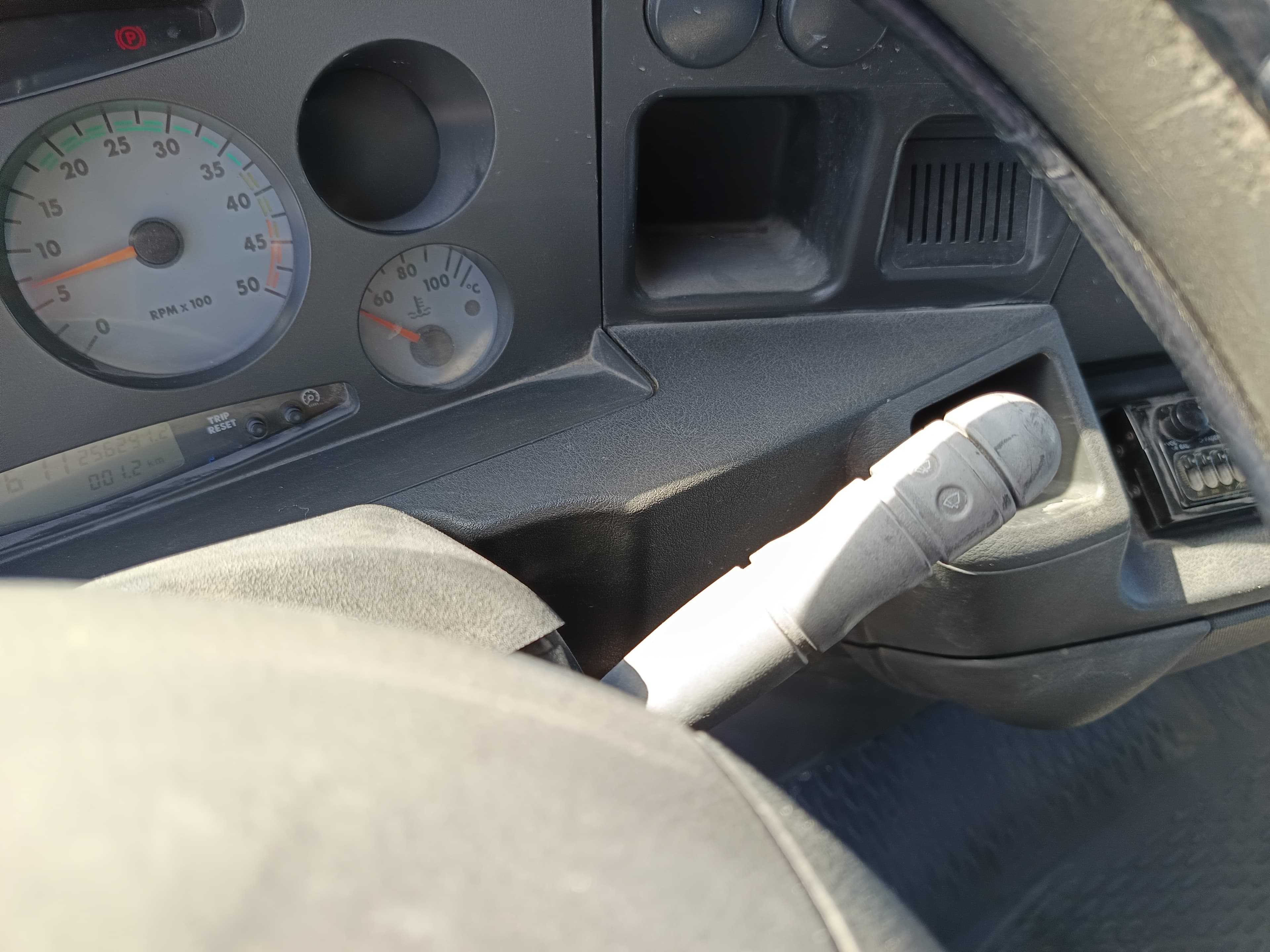 Iveco 31 C11D · Ano 2000 — imagem 24
