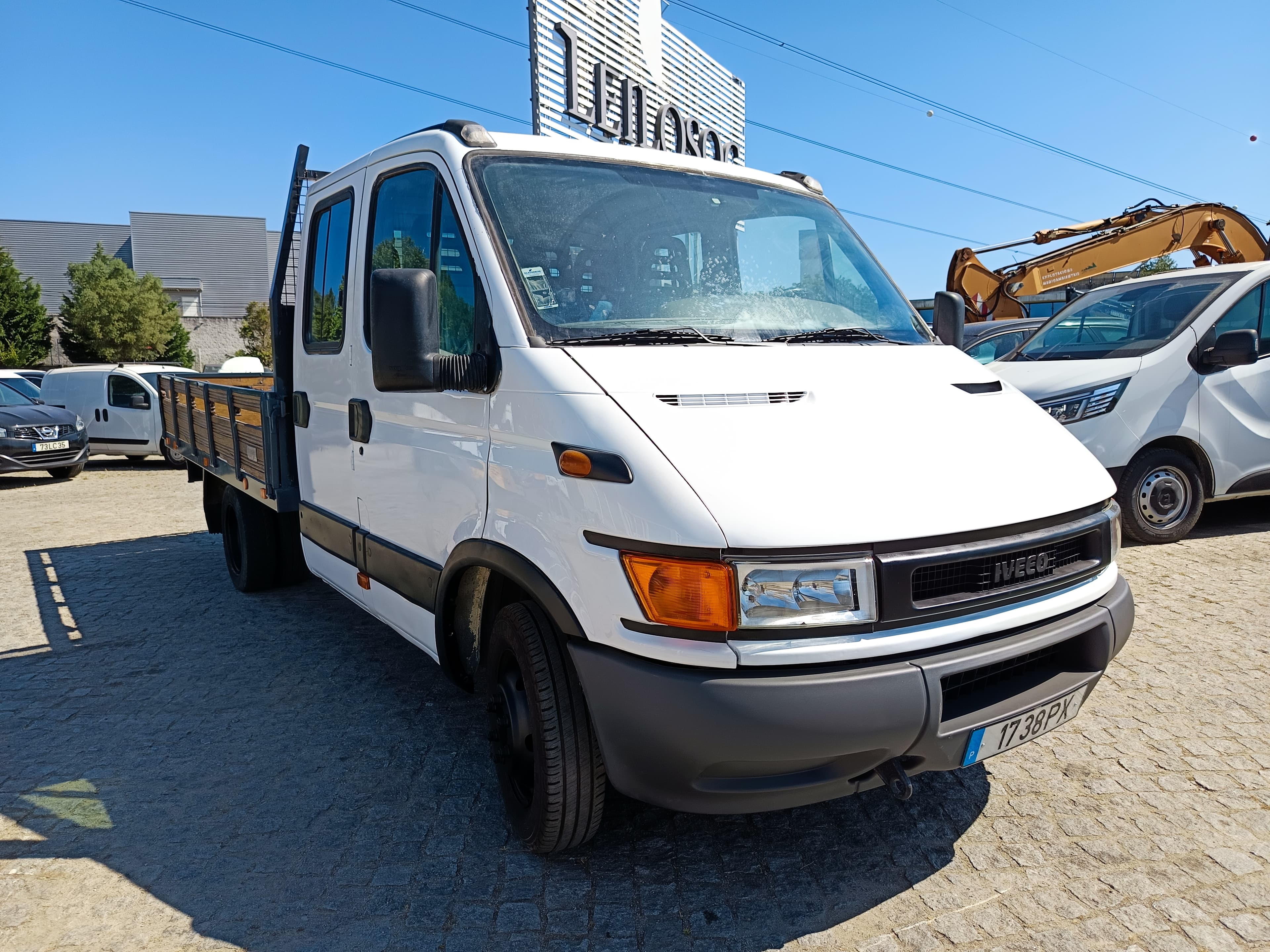 Iveco 31 C11D · Ano 2000 — imagem 1