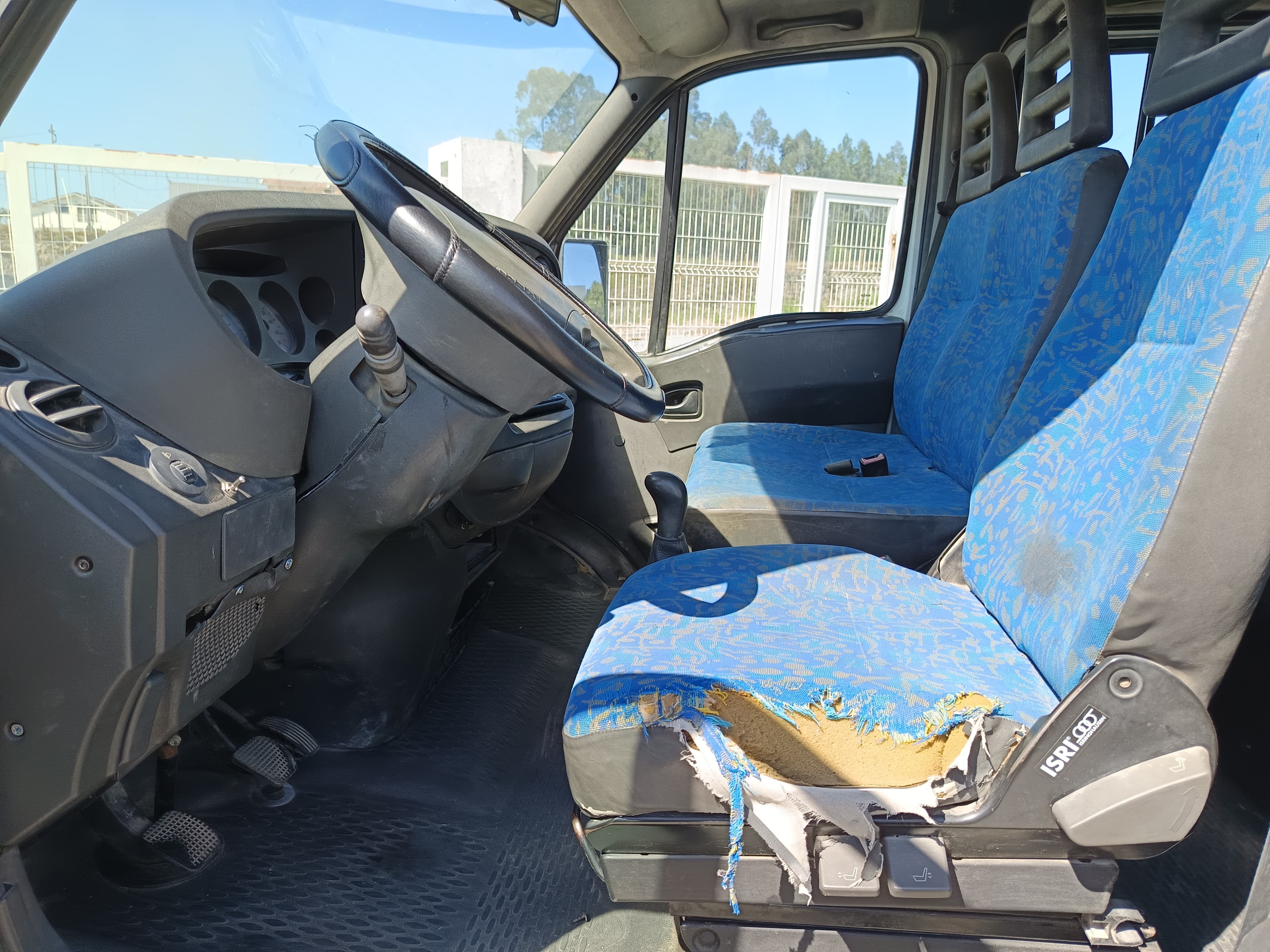 Iveco 31 C11D · Ano 2000 — imagem 18